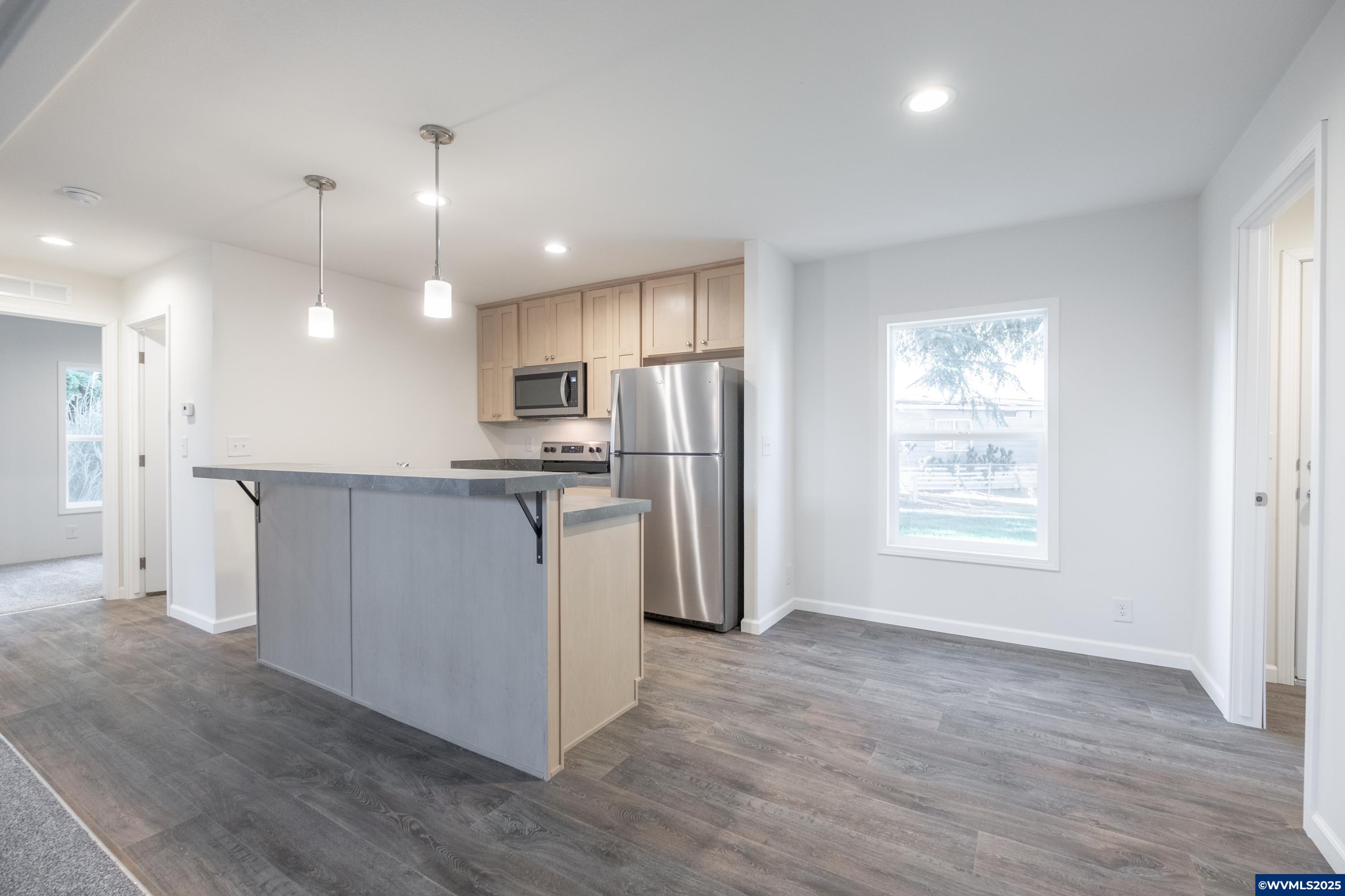 Salem, Oregon 97305, United States, 3 Bedrooms Bedrooms, ,2 BathroomsBathrooms,Residential,Active,191244