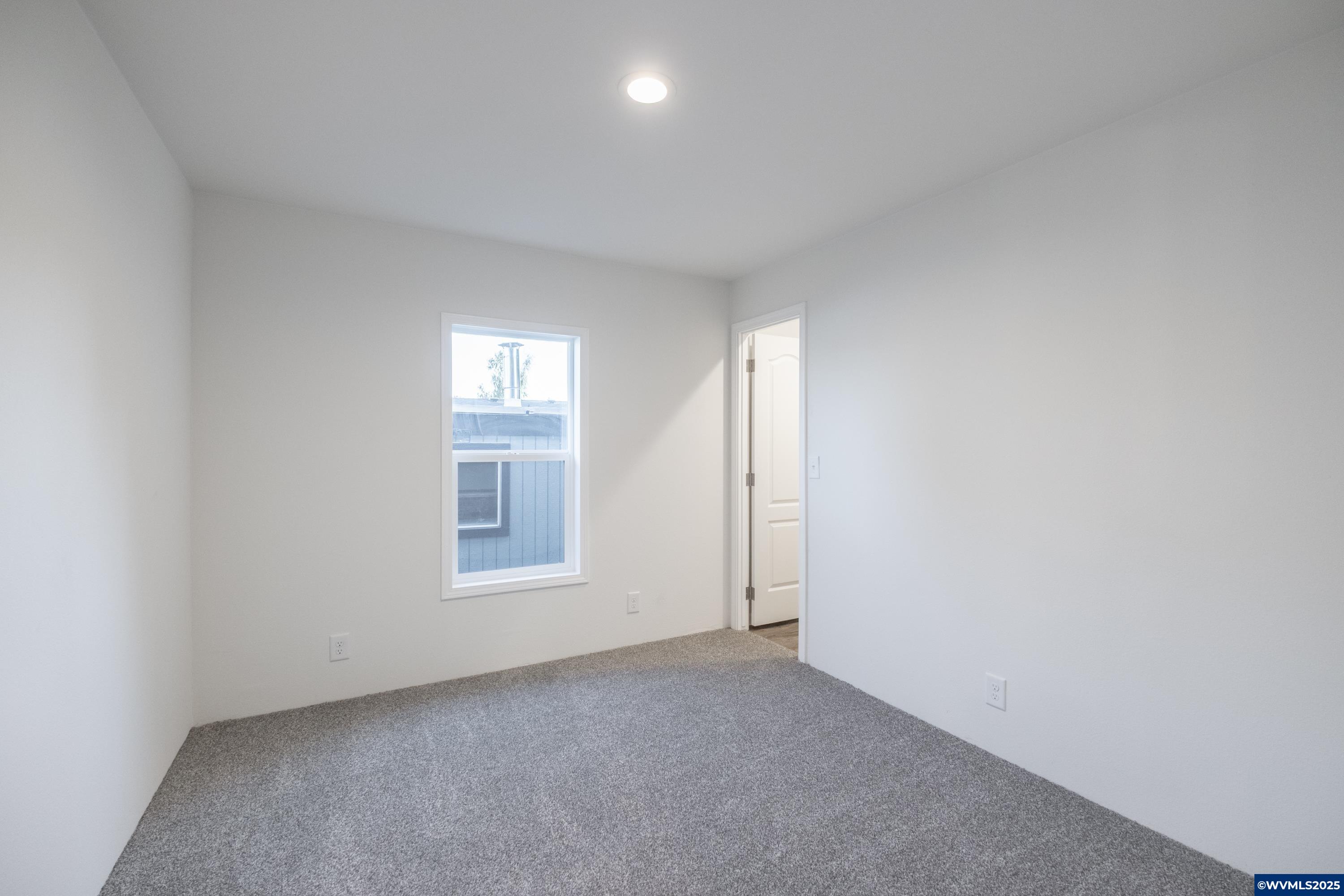 Salem, Oregon 97305, United States, 3 Bedrooms Bedrooms, ,2 BathroomsBathrooms,Residential,Active,191244