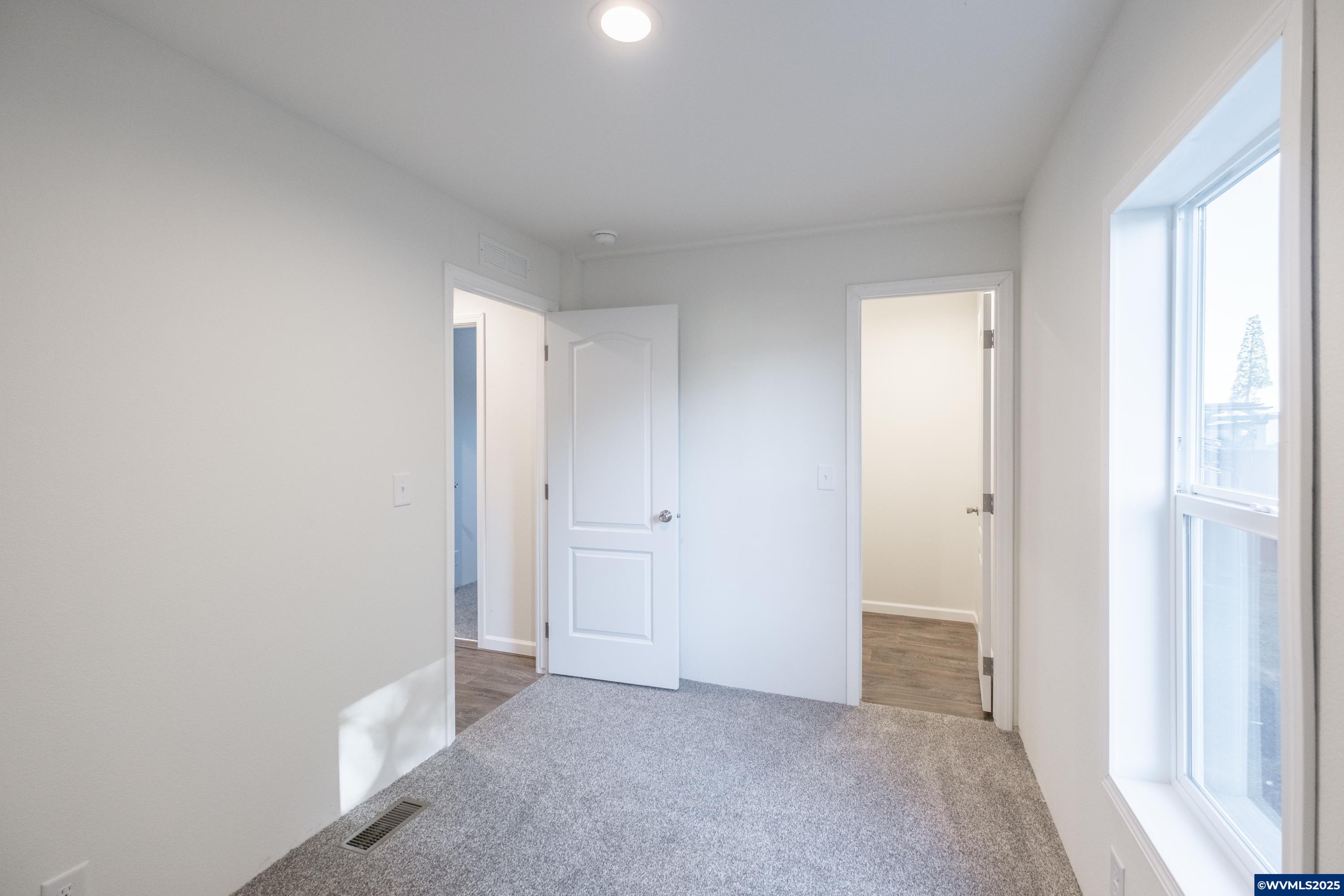 Salem, Oregon 97305, United States, 3 Bedrooms Bedrooms, ,2 BathroomsBathrooms,Residential,Active,191244