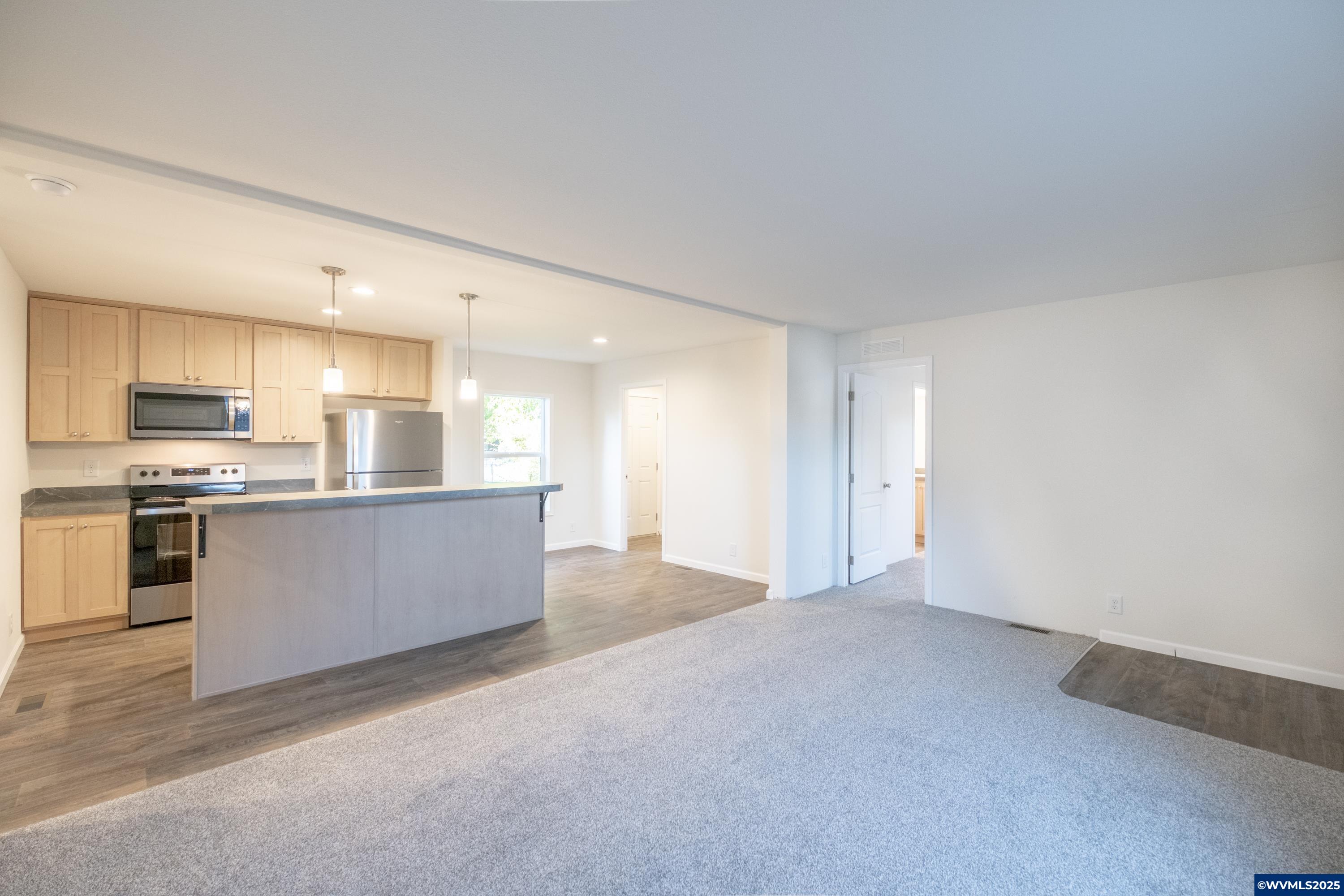 Salem, Oregon 97305, United States, 3 Bedrooms Bedrooms, ,2 BathroomsBathrooms,Residential,Active,191244