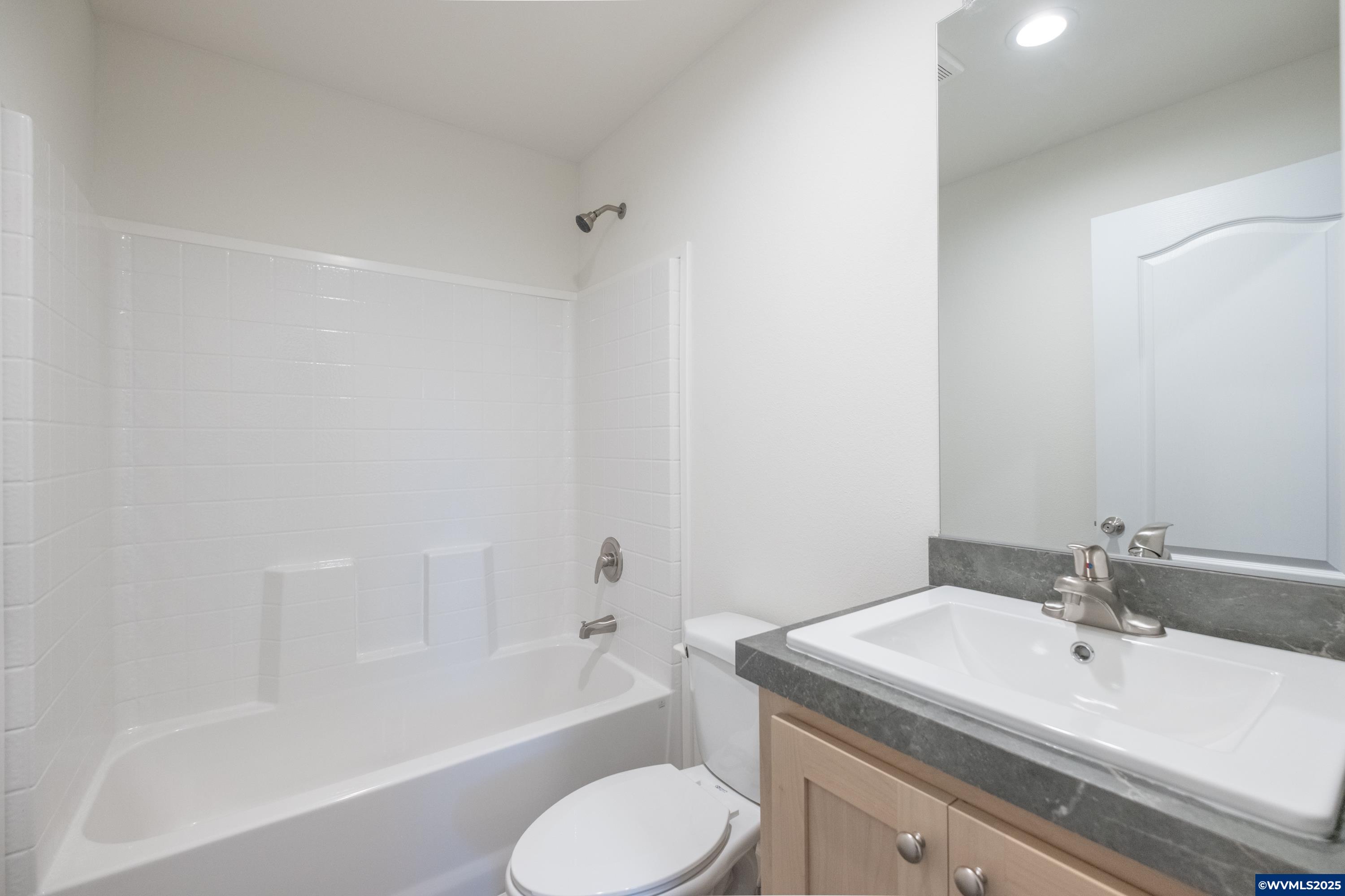 Salem, Oregon 97305, United States, 3 Bedrooms Bedrooms, ,2 BathroomsBathrooms,Residential,Active,191244