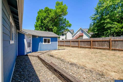 Single Family Residence in Brownsville OR 916 Oak St 35.jpg