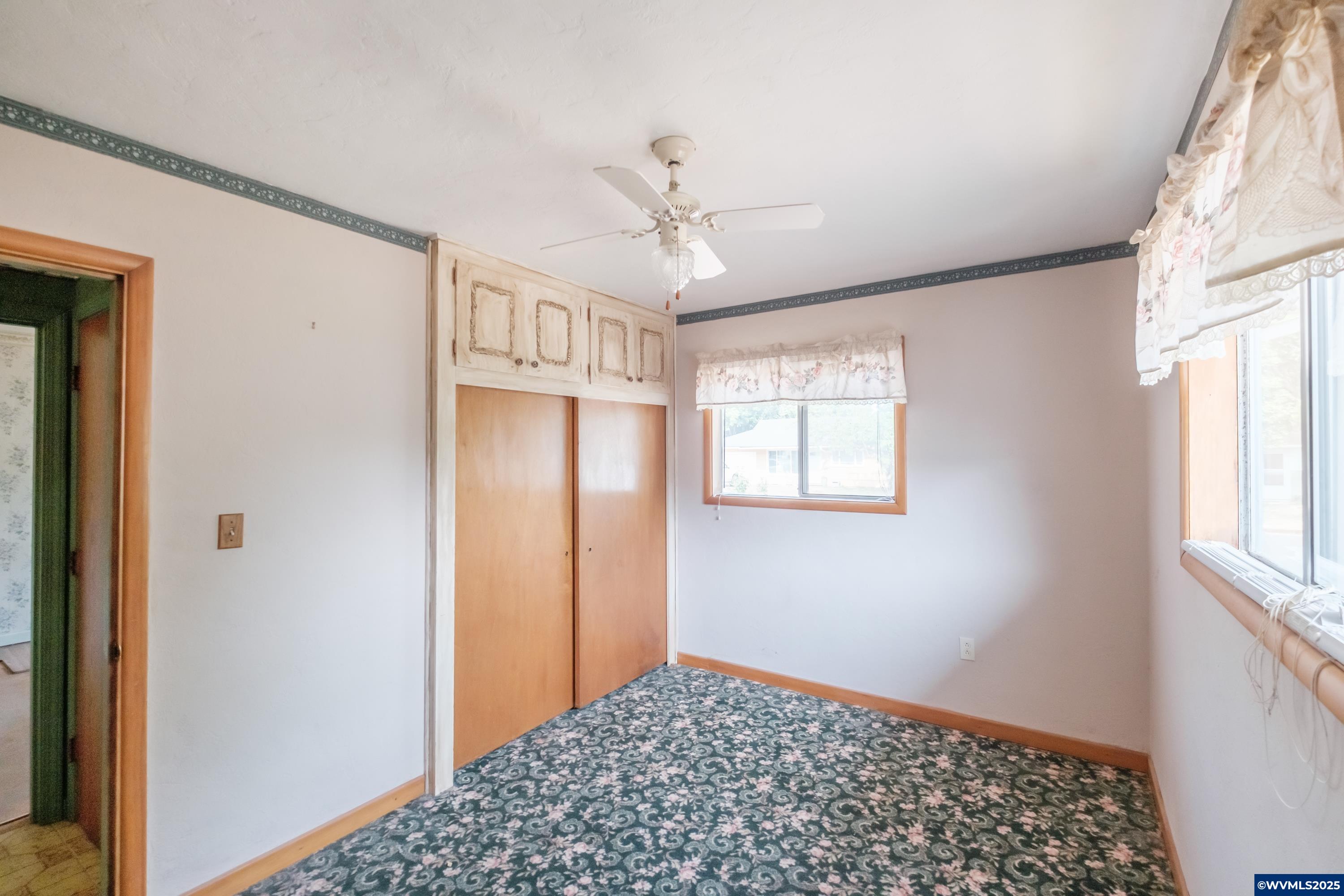 1050 21st Av SE