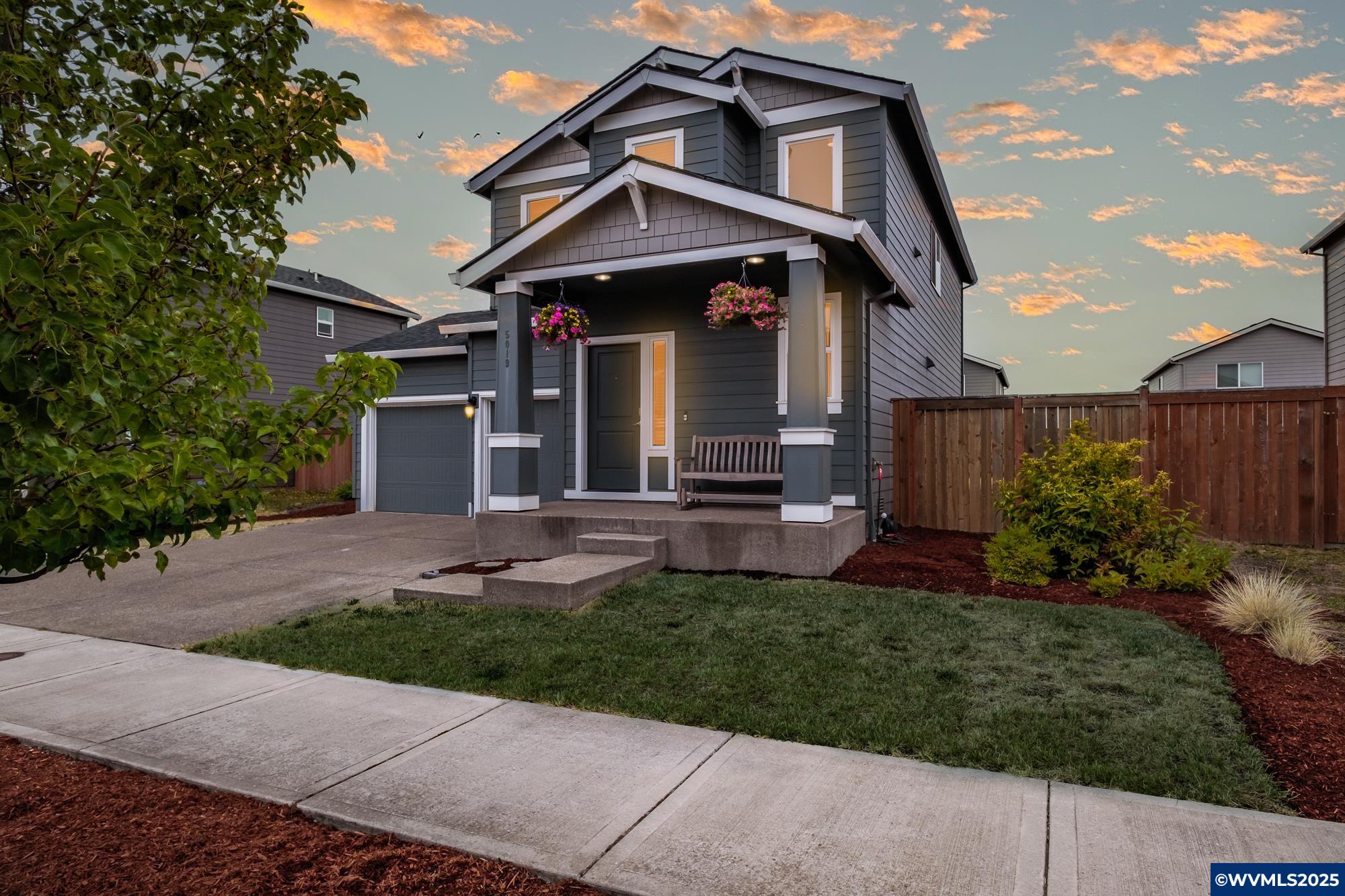 5019 Gemini Av NE