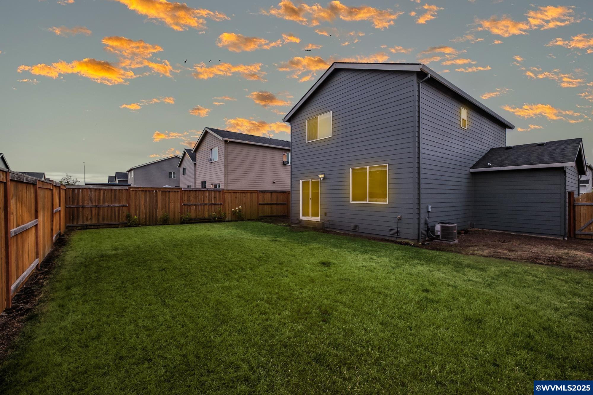 5019 Gemini Av NE