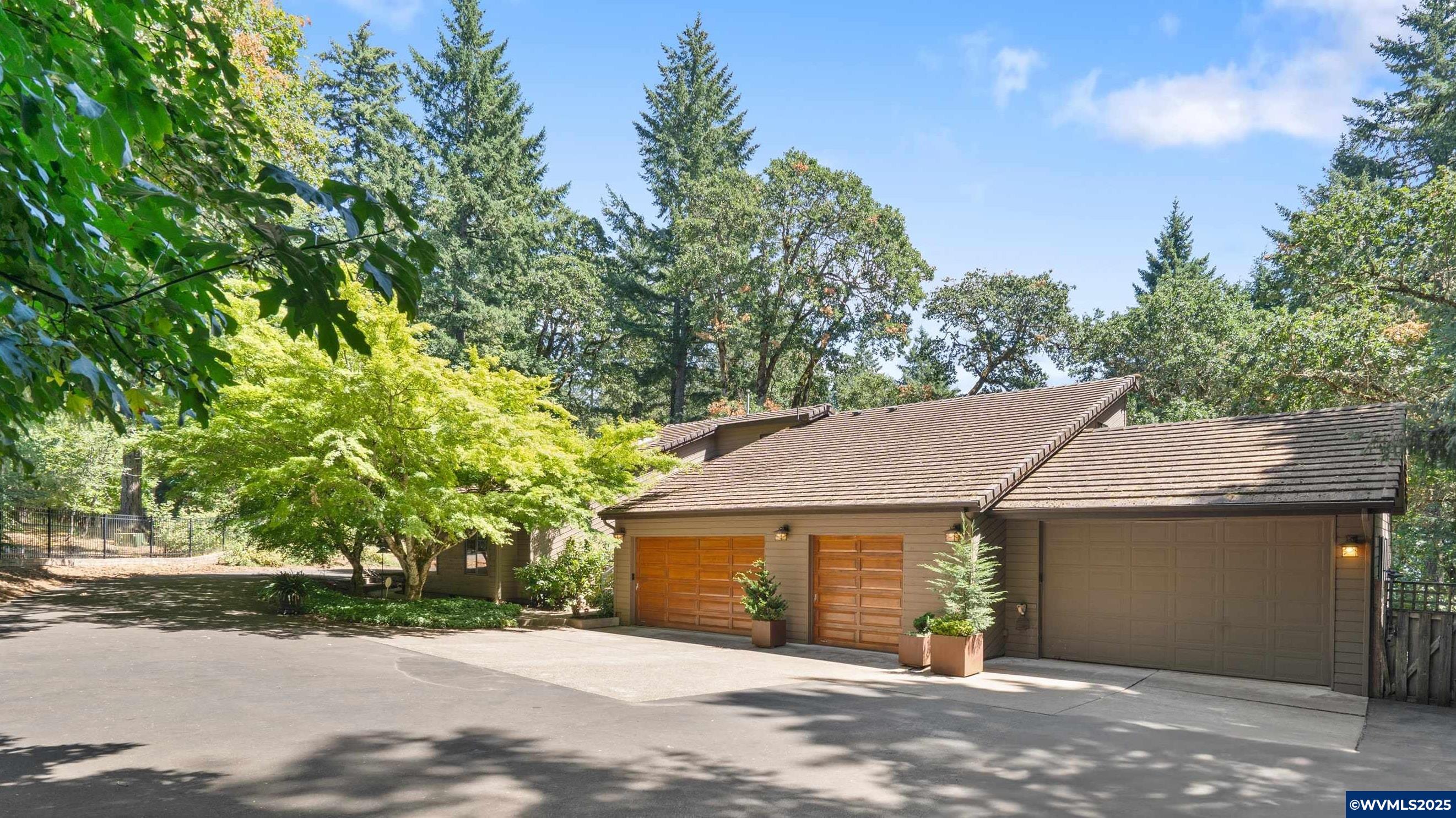 6090 NW Rosewood Dr
