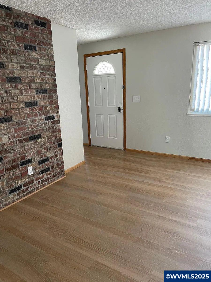 18 Maple Ct
