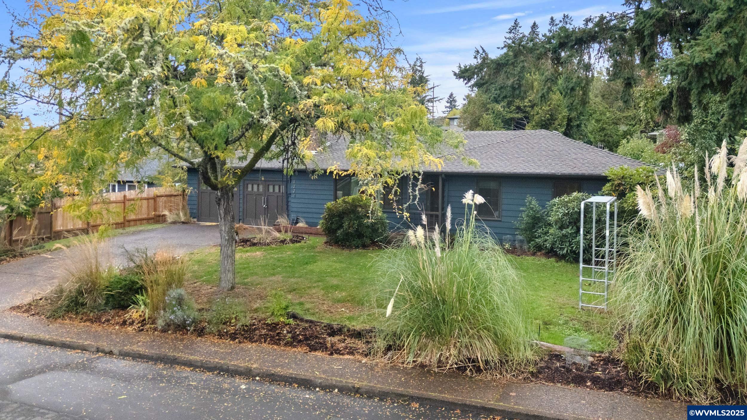 1224 NW Alta Vista Dr