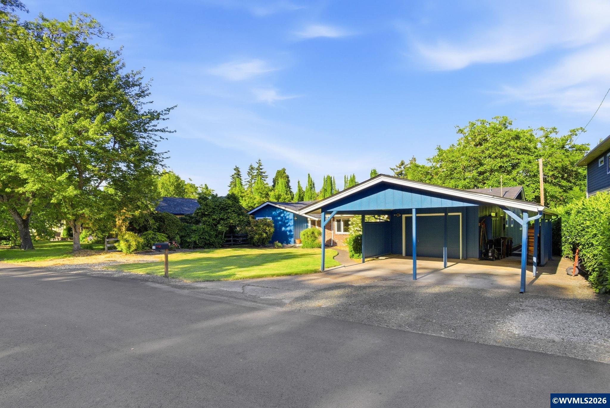 1115 SW Stopp Pl