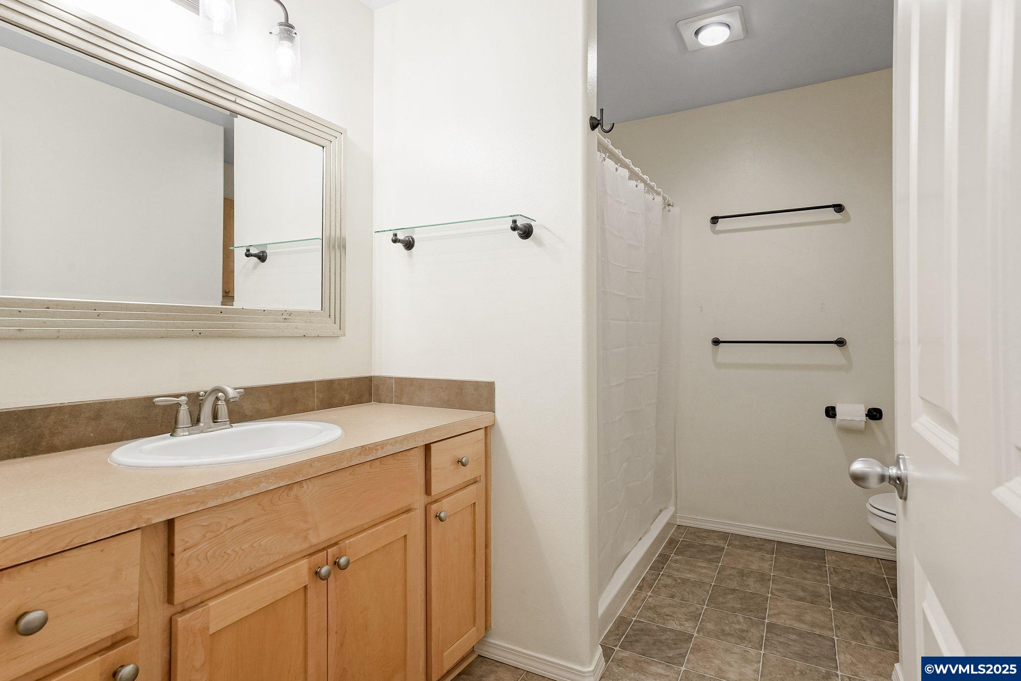 Salem, Oregon 97301, United States, 2 Bedrooms Bedrooms, ,2 BathroomsBathrooms,Residential,Active,164227