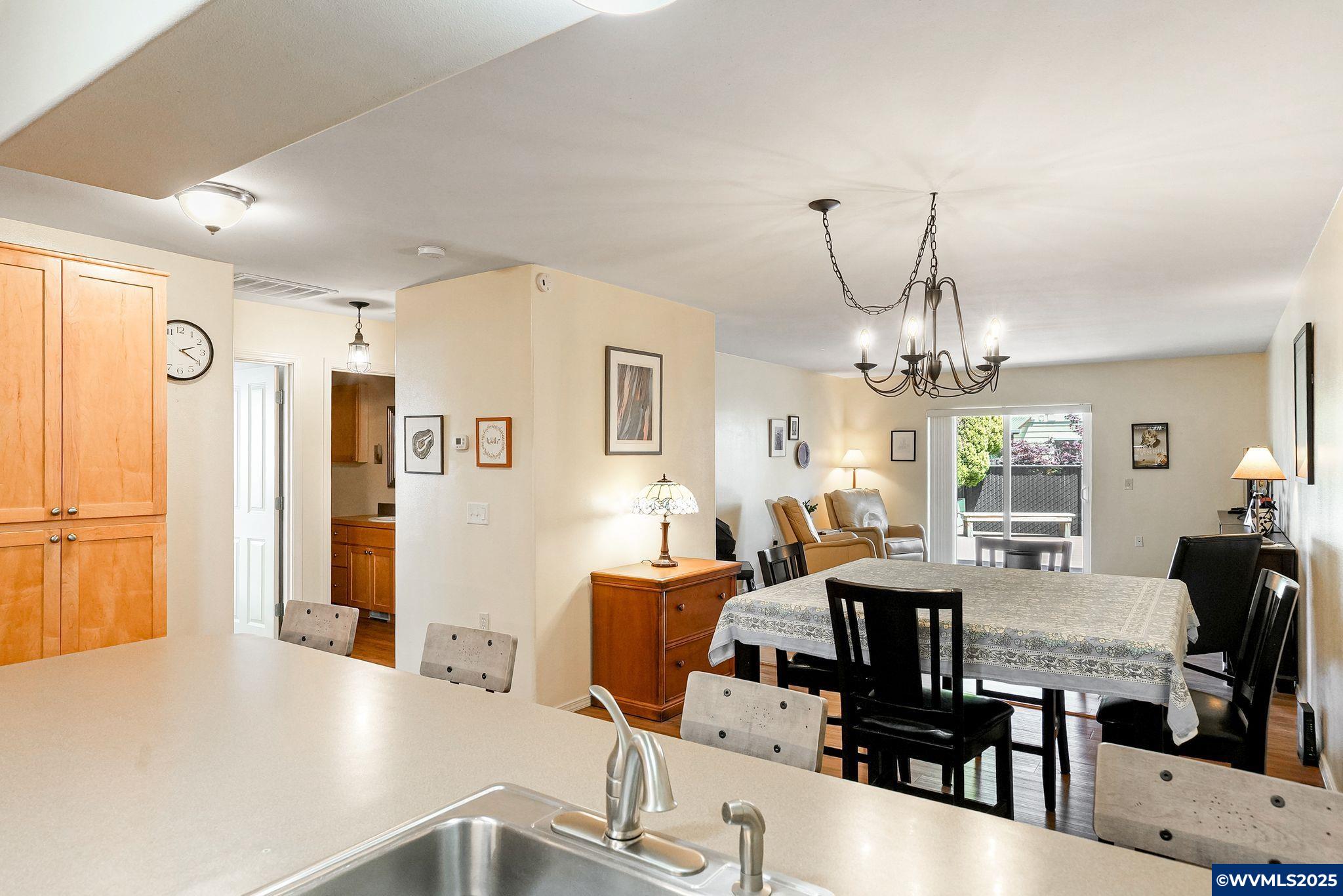 Salem, Oregon 97301, United States, 2 Bedrooms Bedrooms, ,2 BathroomsBathrooms,Residential,Active,164227