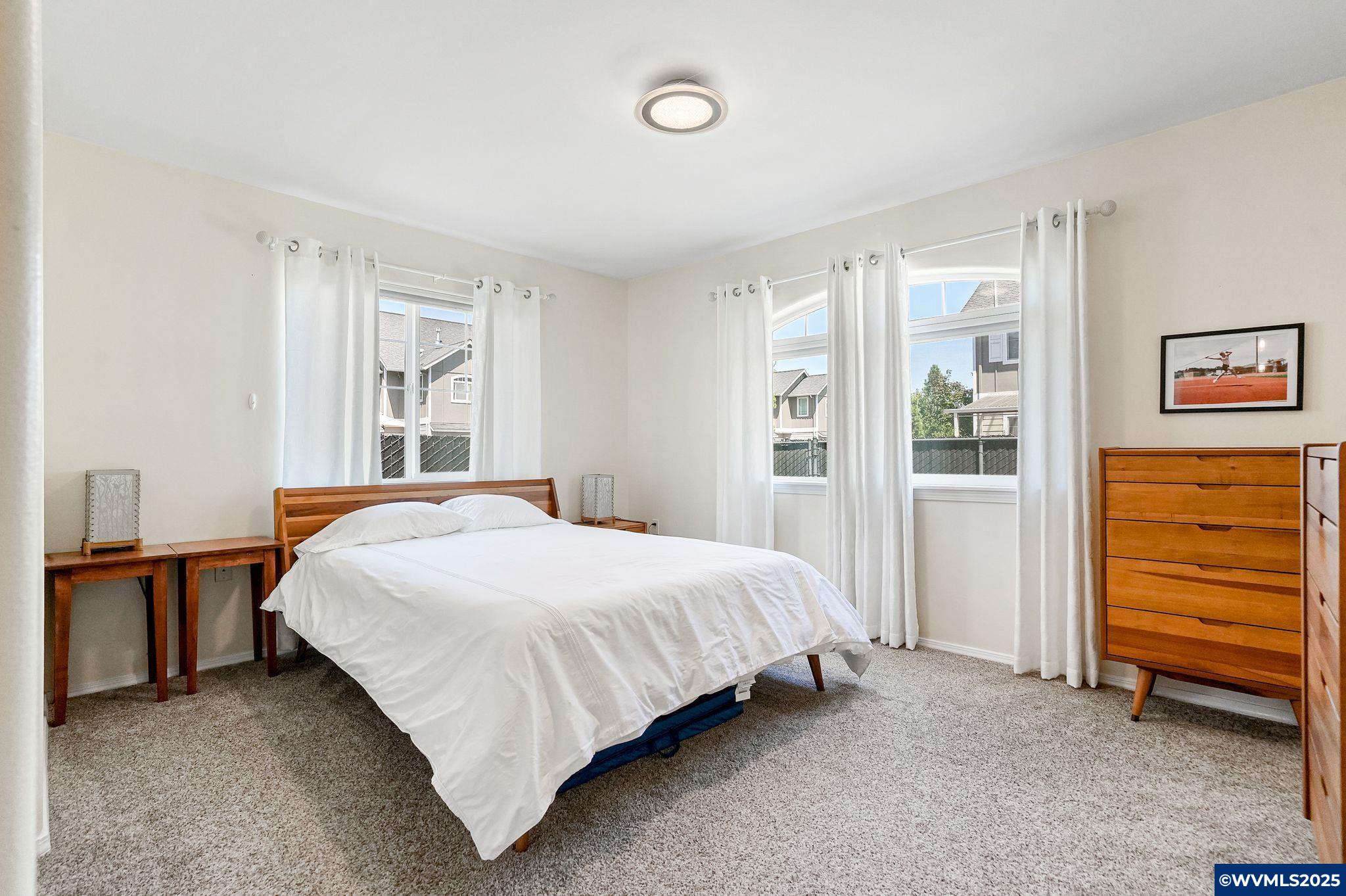 Salem, Oregon 97301, United States, 2 Bedrooms Bedrooms, ,2 BathroomsBathrooms,Residential,Active,164227