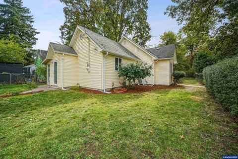 790 23rd St SE Salem OR 97301