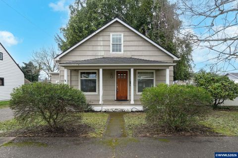 612 Walnut St Lebanon OR 97355