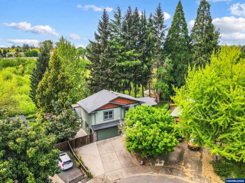 2266 Ironwood St Eugene OR 97401