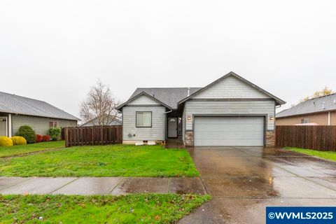 871 Mary Dr Molalla OR 97038