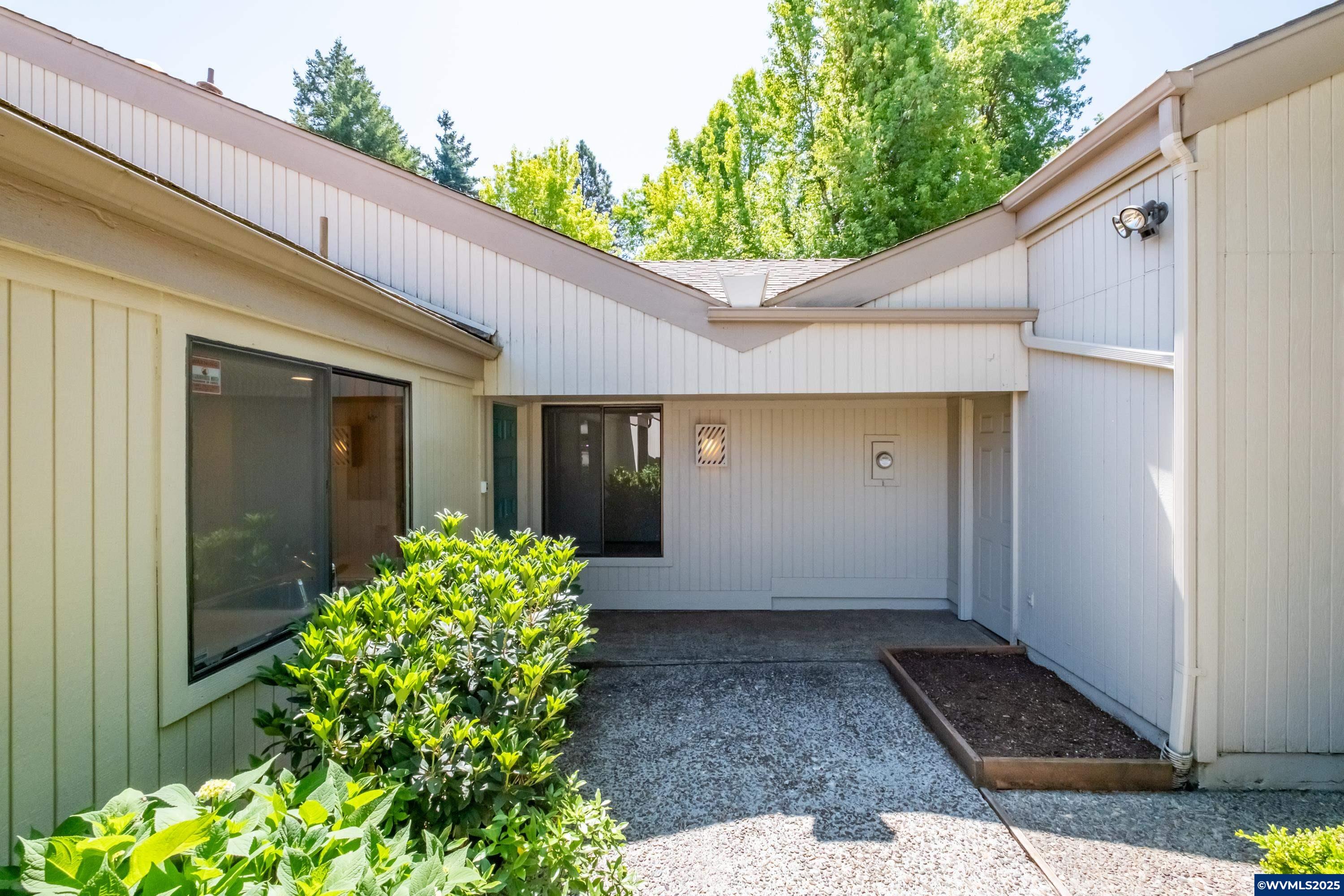 Salem, Oregon 97306, United States, 3 Bedrooms Bedrooms, ,2 BathroomsBathrooms,Residential,Pending,155184