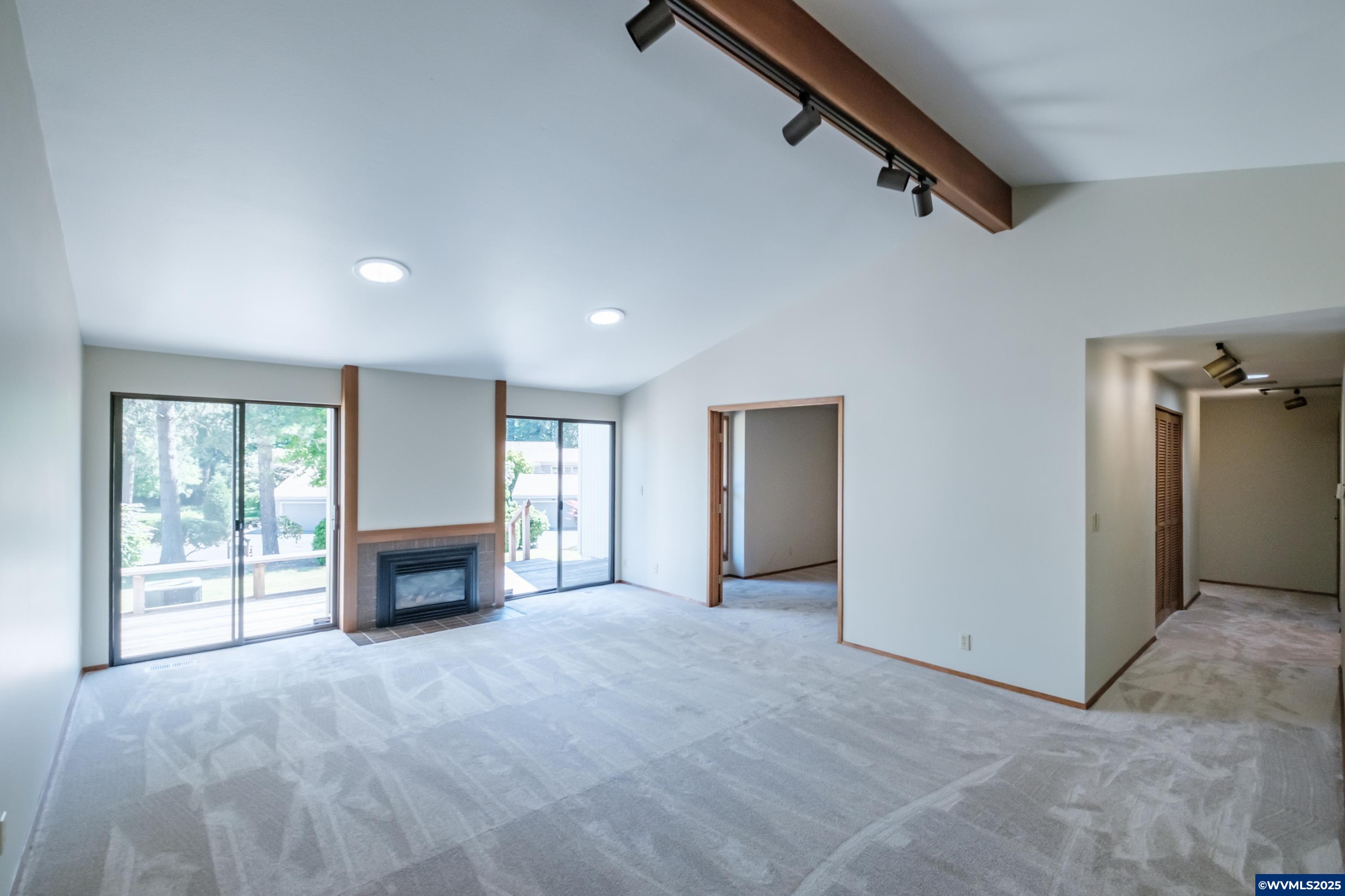 Salem, Oregon 97306, United States, 3 Bedrooms Bedrooms, ,2 BathroomsBathrooms,Residential,Pending,155184