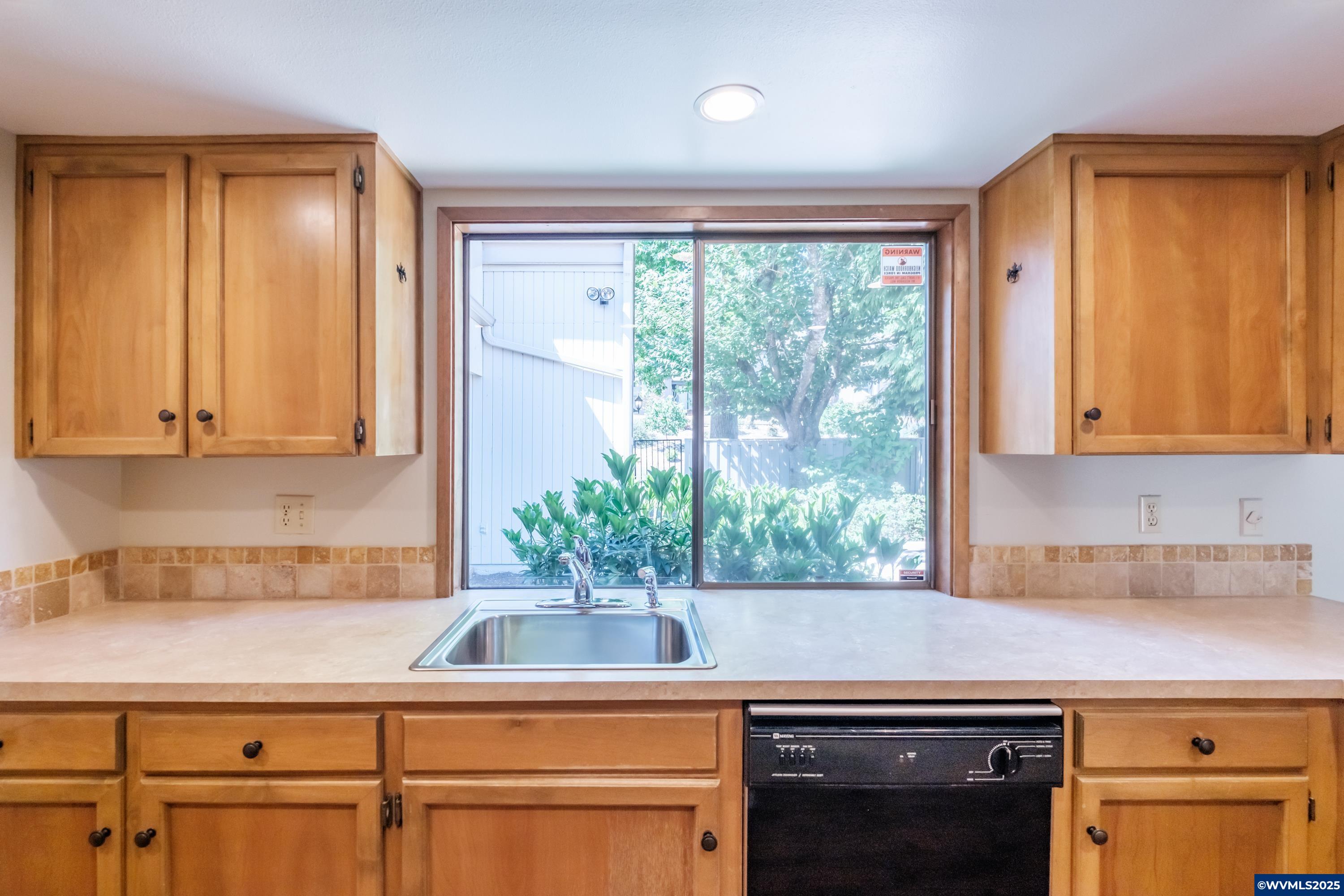 Salem, Oregon 97306, United States, 3 Bedrooms Bedrooms, ,2 BathroomsBathrooms,Residential,Pending,155184