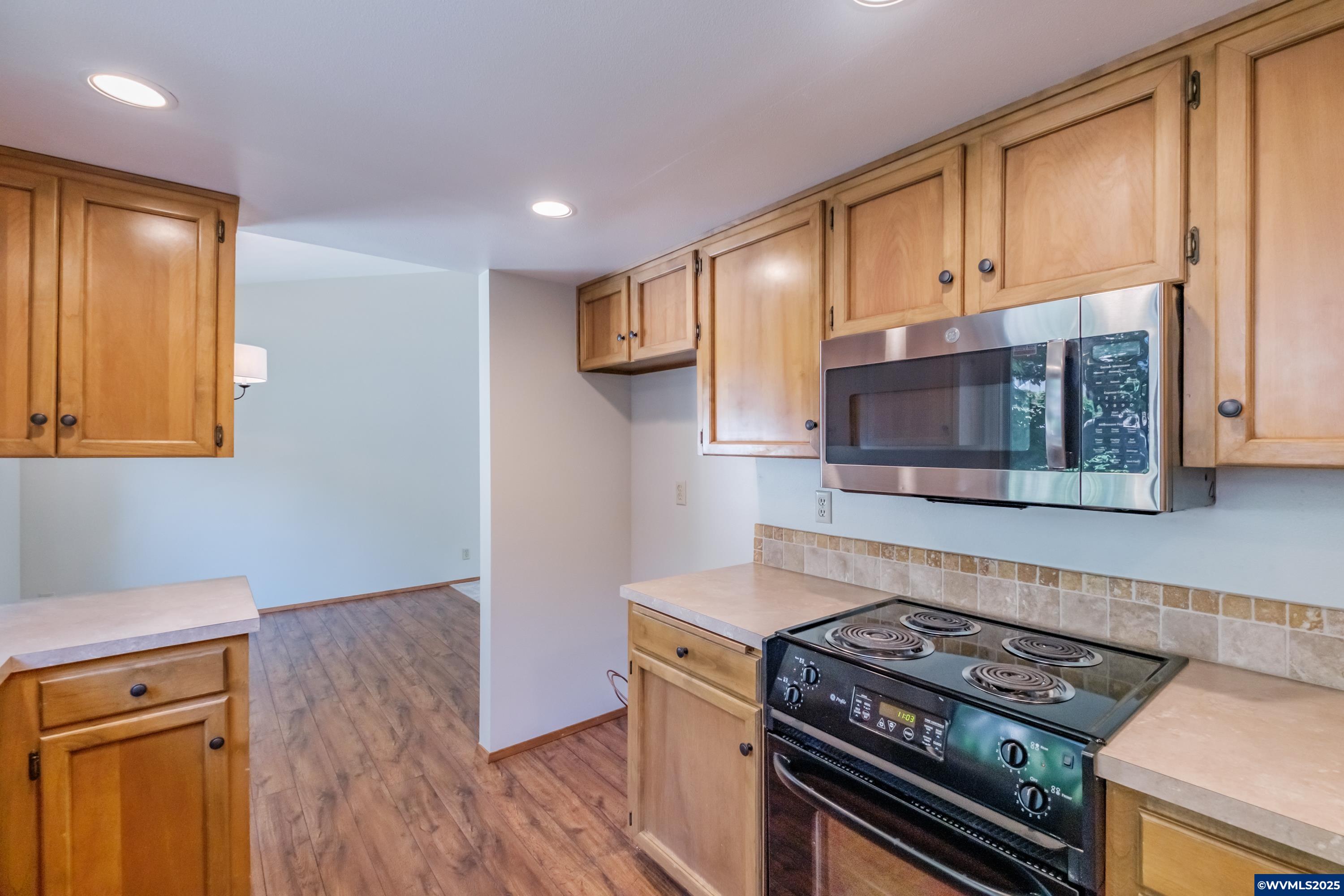 Salem, Oregon 97306, United States, 3 Bedrooms Bedrooms, ,2 BathroomsBathrooms,Residential,Pending,155184