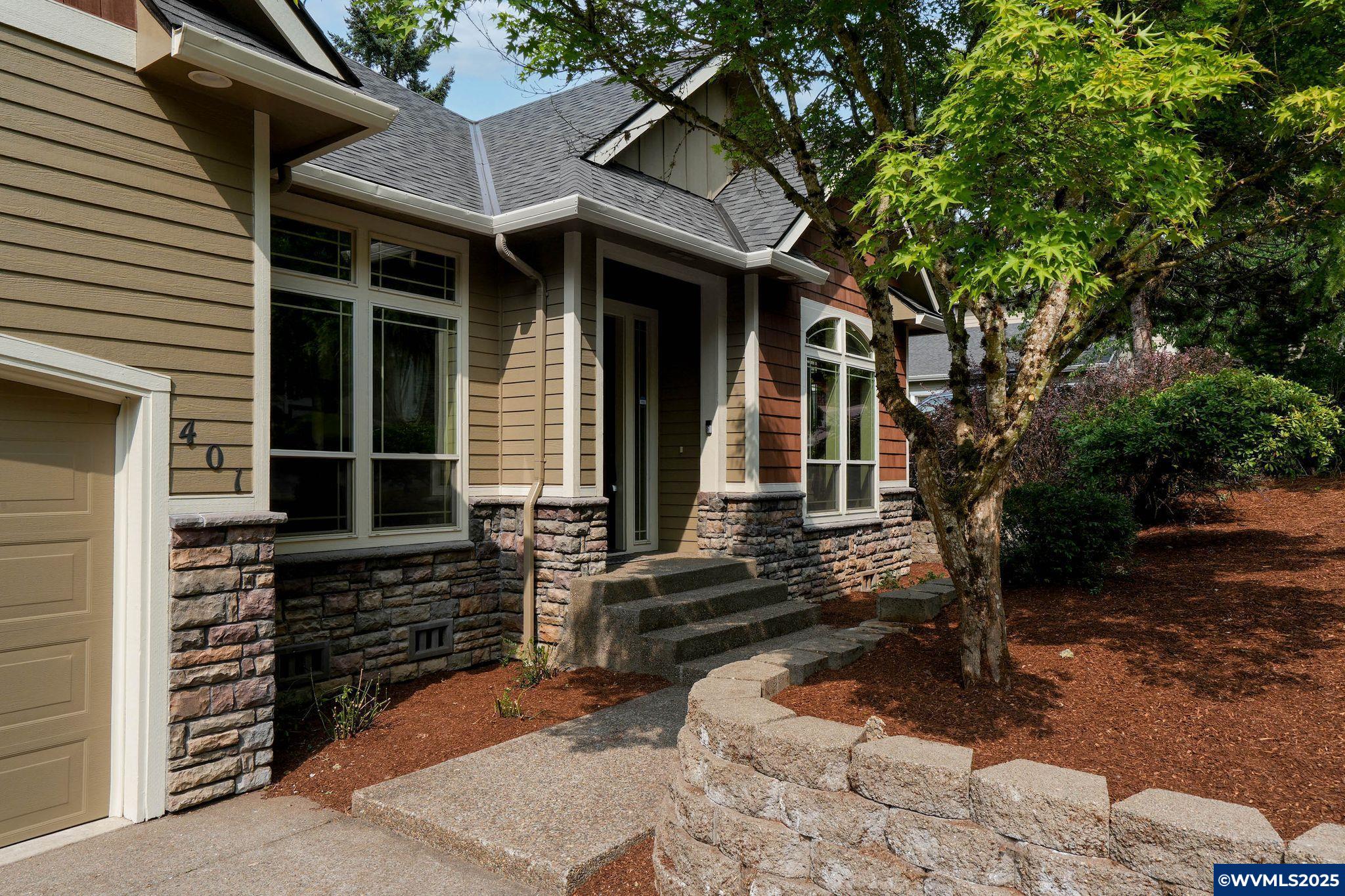 401 La Cresta Dr SE