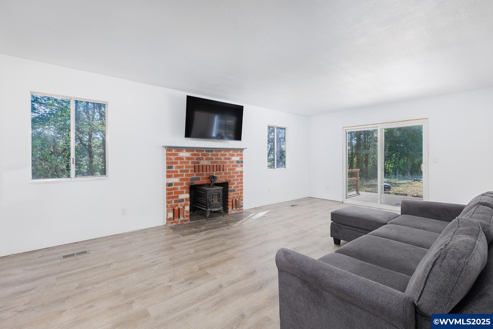 24358 Queen Anne Dr