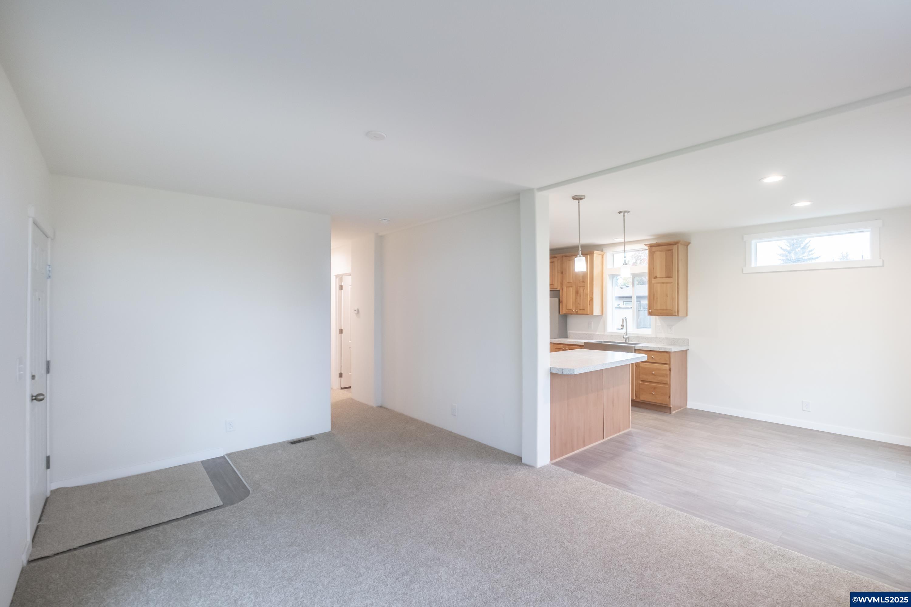 Salem, Oregon 97305, United States, 3 Bedrooms Bedrooms, ,2 BathroomsBathrooms,Residential,Active,228564