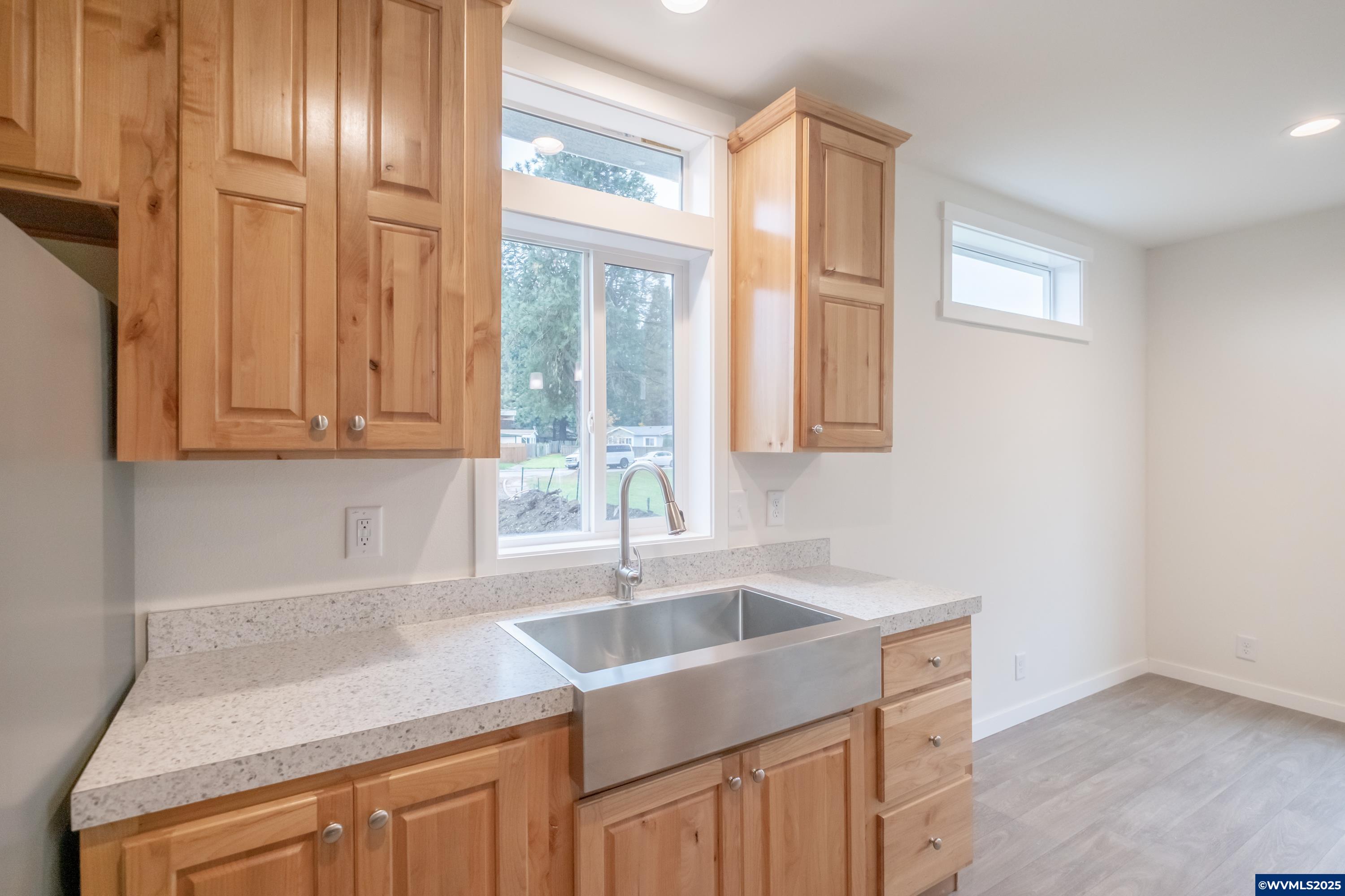 Salem, Oregon 97305, United States, 3 Bedrooms Bedrooms, ,2 BathroomsBathrooms,Residential,Active,228564