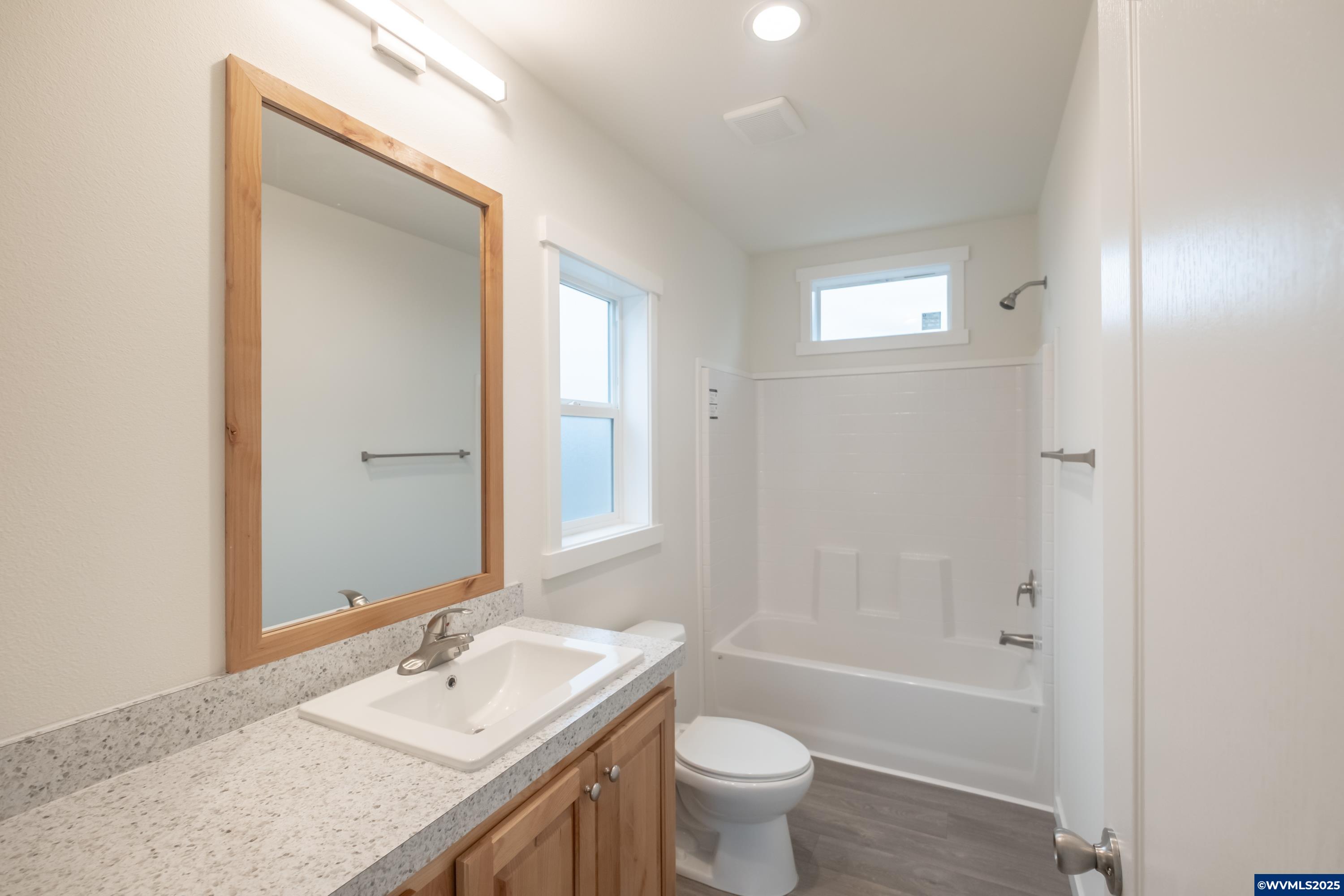 Salem, Oregon 97305, United States, 3 Bedrooms Bedrooms, ,2 BathroomsBathrooms,Residential,Active,228564