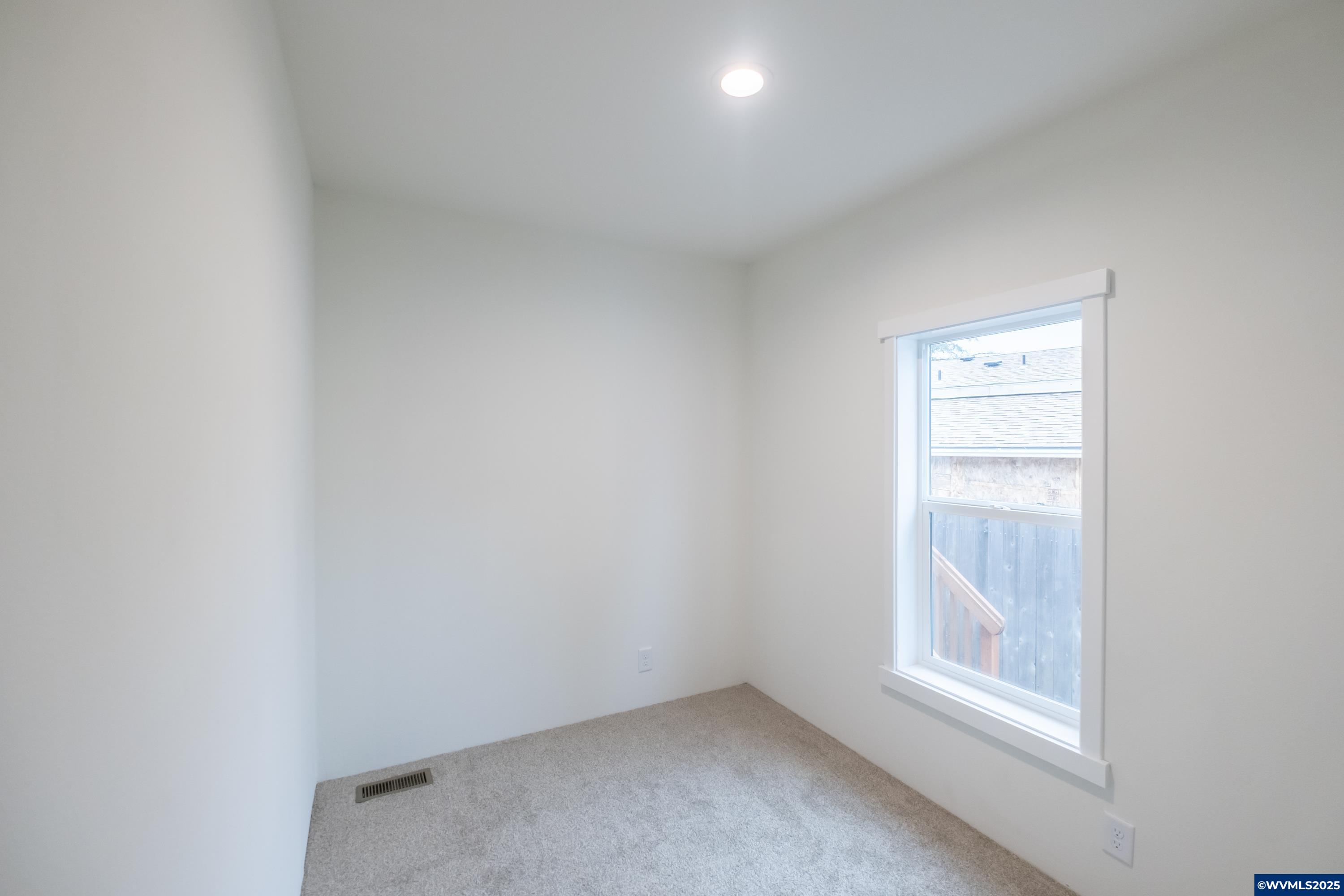 Salem, Oregon 97305, United States, 3 Bedrooms Bedrooms, ,2 BathroomsBathrooms,Residential,Active,228564