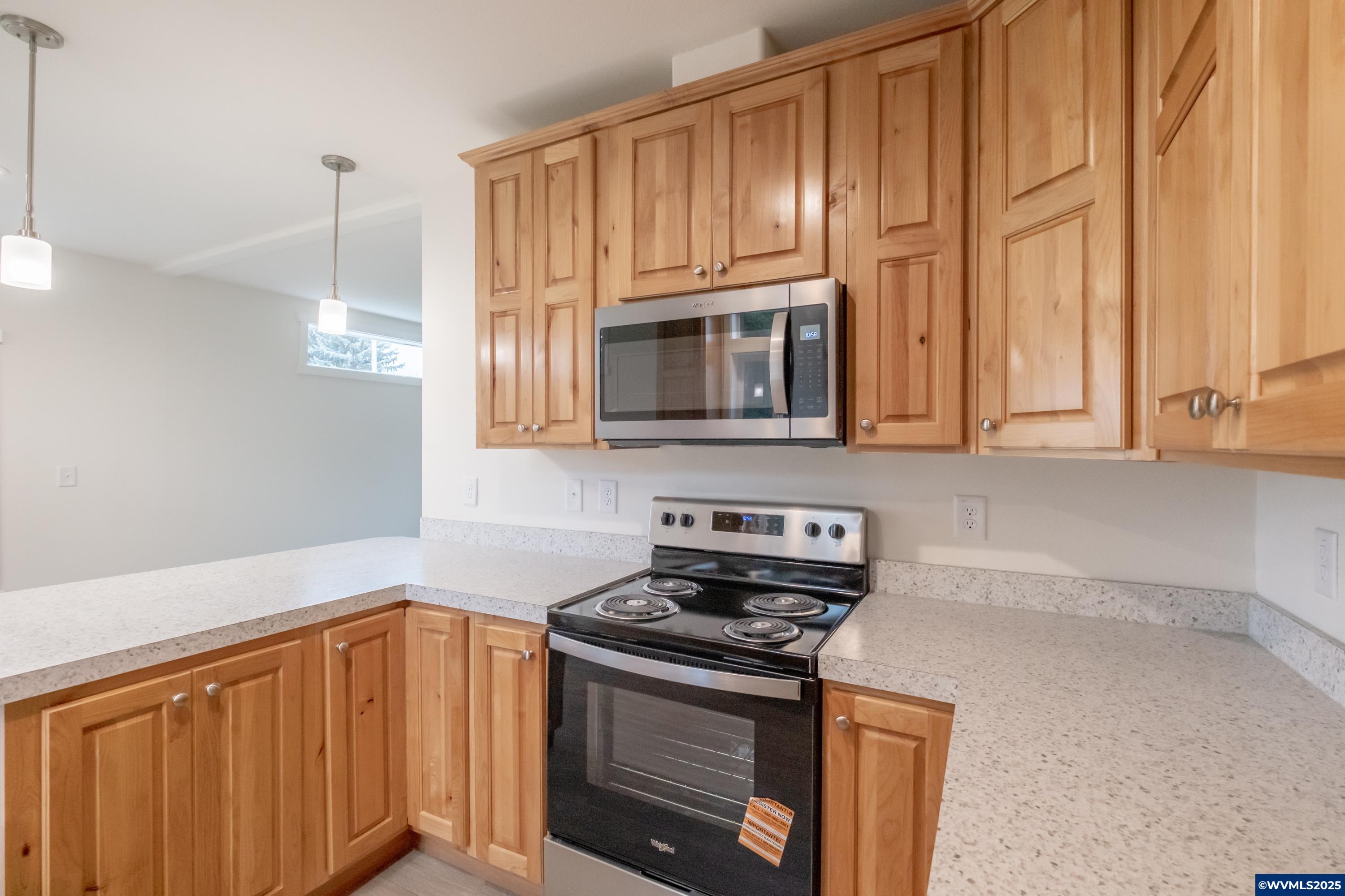 Salem, Oregon 97305, United States, 3 Bedrooms Bedrooms, ,2 BathroomsBathrooms,Residential,Active,228564