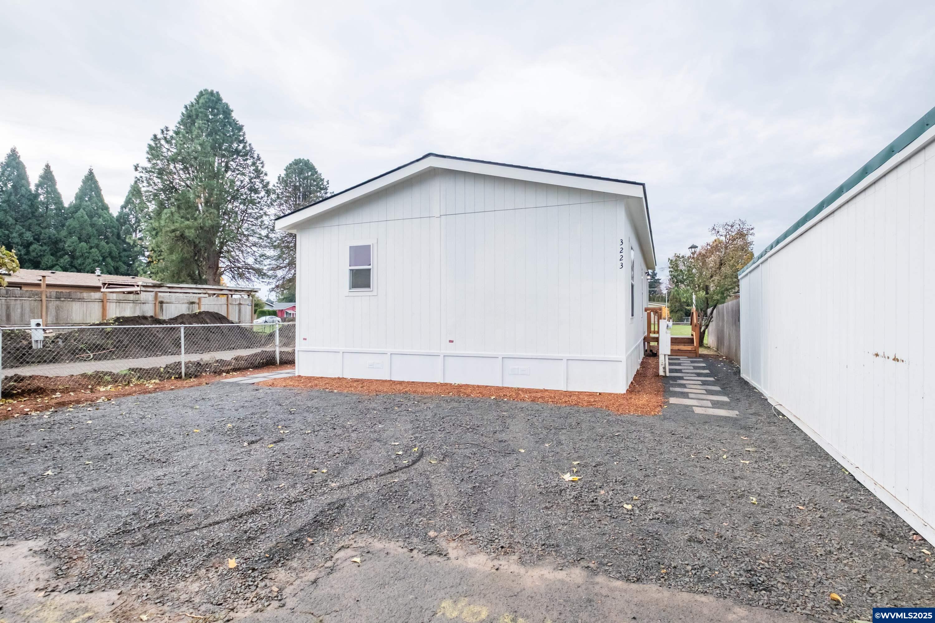 Salem, Oregon 97305, United States, 3 Bedrooms Bedrooms, ,2 BathroomsBathrooms,Residential,Active,228564