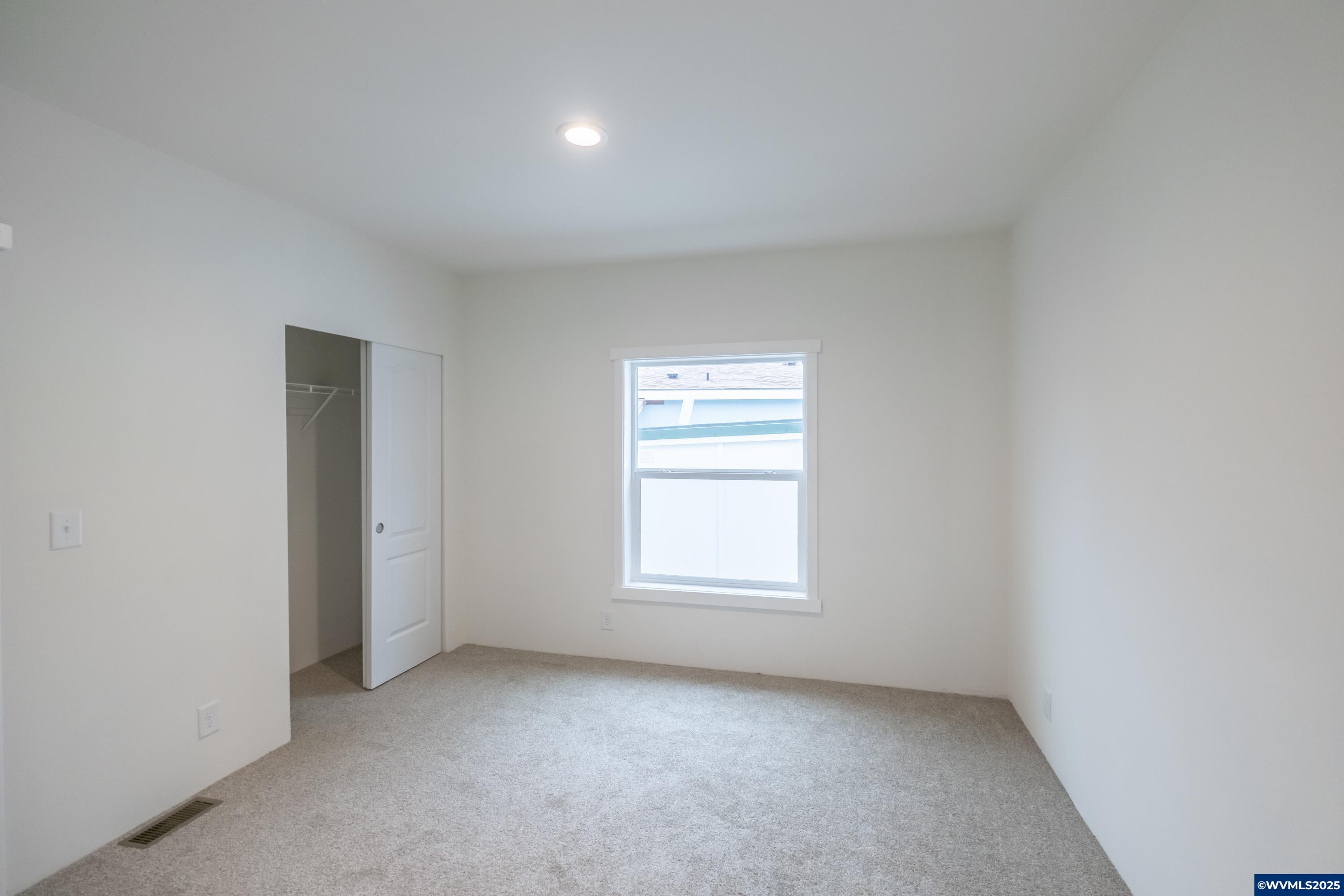 Salem, Oregon 97305, United States, 3 Bedrooms Bedrooms, ,2 BathroomsBathrooms,Residential,Active,228564