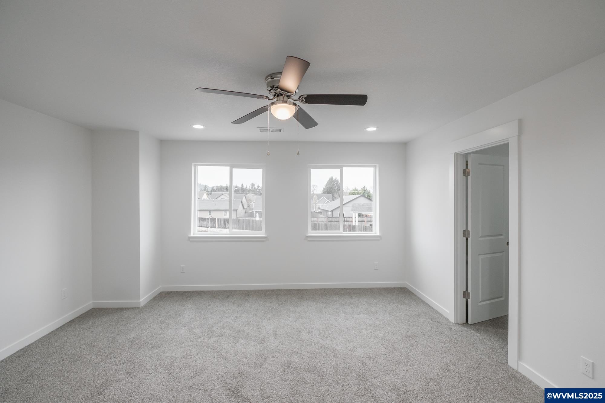 Lebanon, Oregon 97355, United States, 6 Bedrooms Bedrooms, ,6 BathroomsBathrooms,Residential,Pending,247577