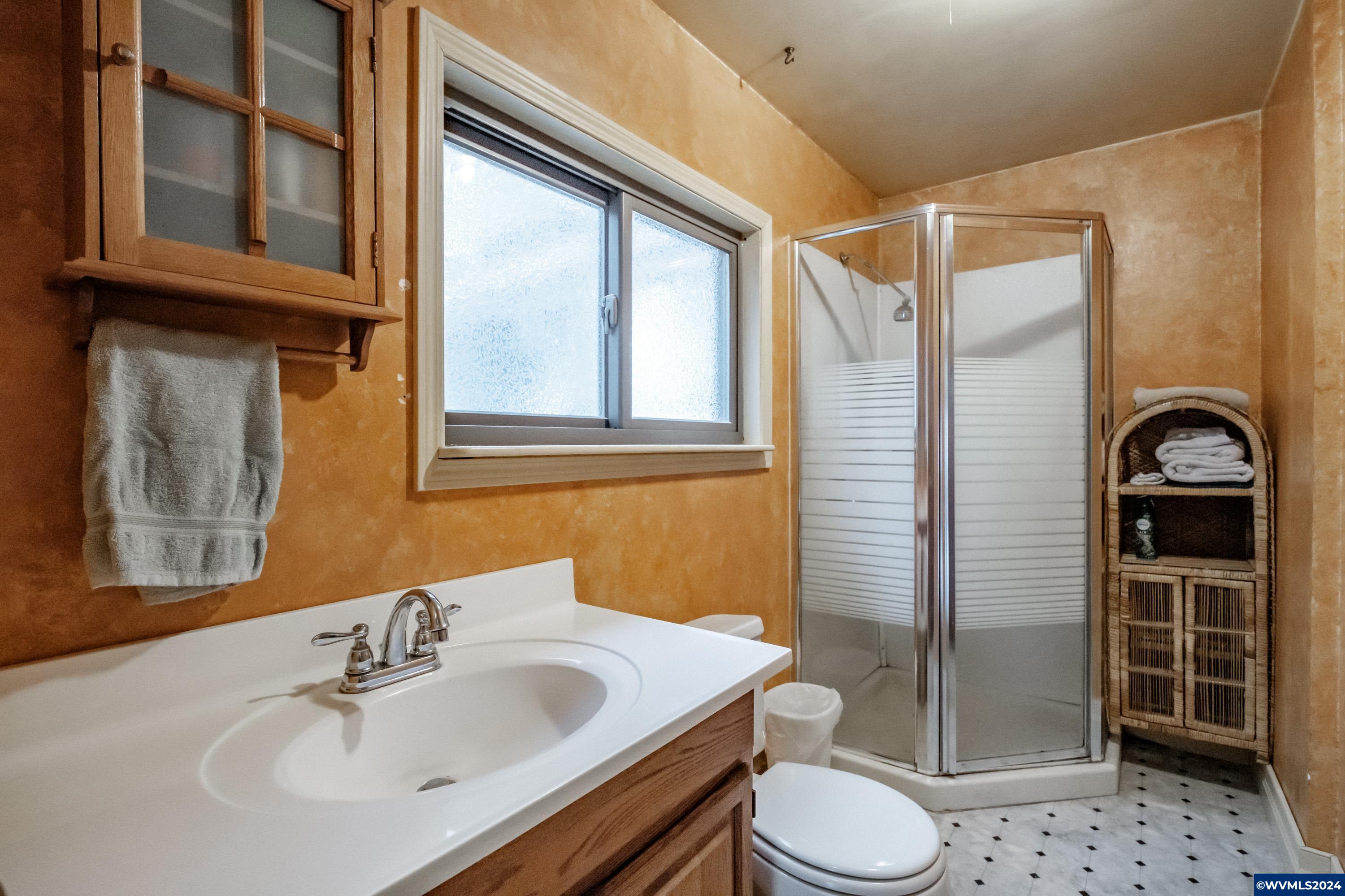 Portland, Oregon 97236, United States, 3 Bedrooms Bedrooms, ,2 BathroomsBathrooms,Residential,Pending,51983