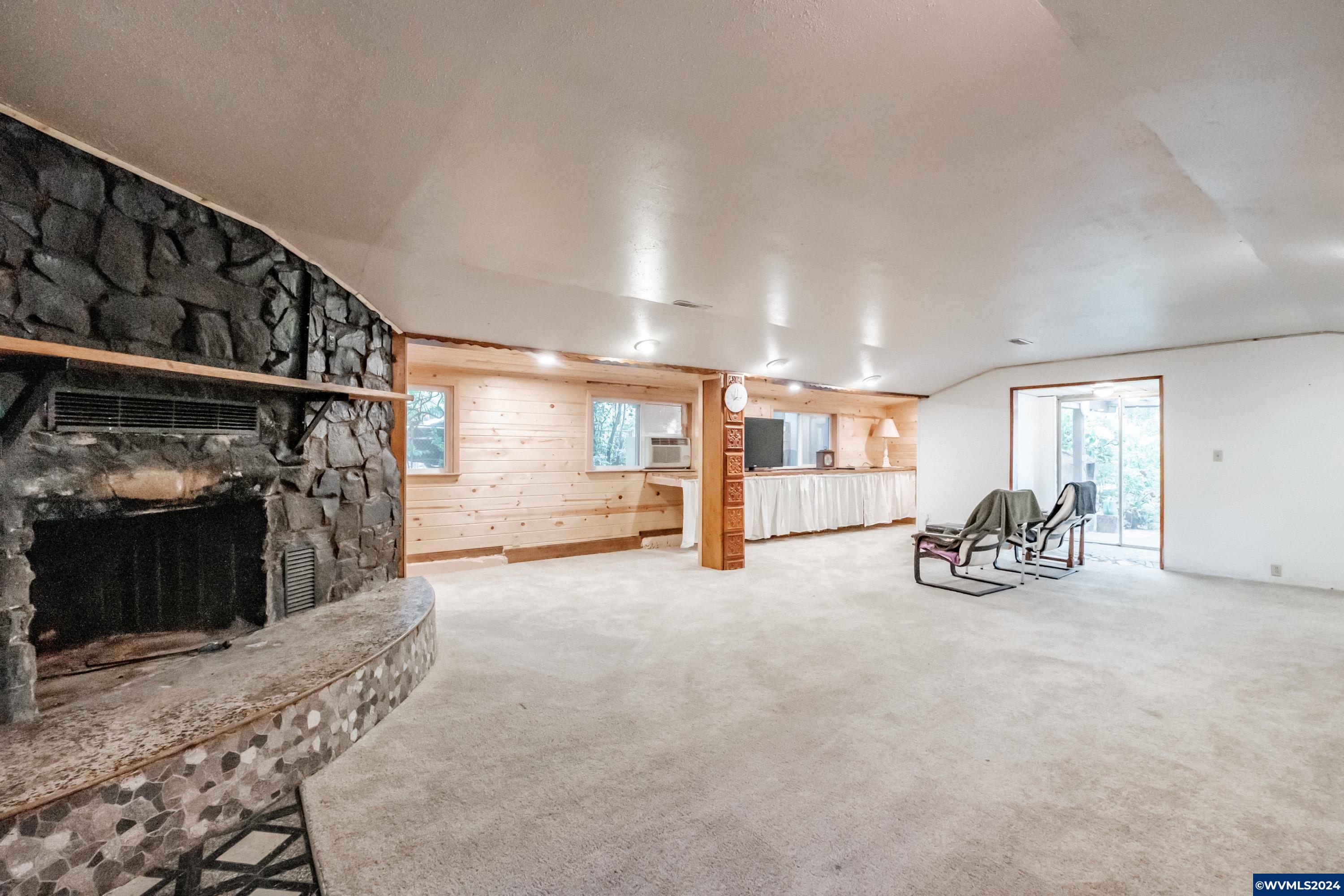 Portland, Oregon 97236, United States, 3 Bedrooms Bedrooms, ,2 BathroomsBathrooms,Residential,Pending,51983