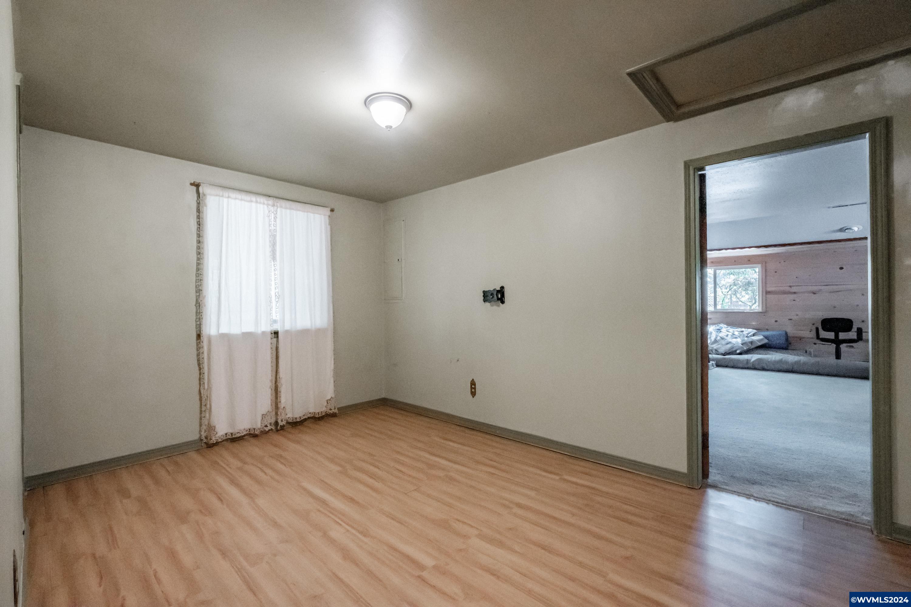 Portland, Oregon 97236, United States, 3 Bedrooms Bedrooms, ,2 BathroomsBathrooms,Residential,Pending,51983