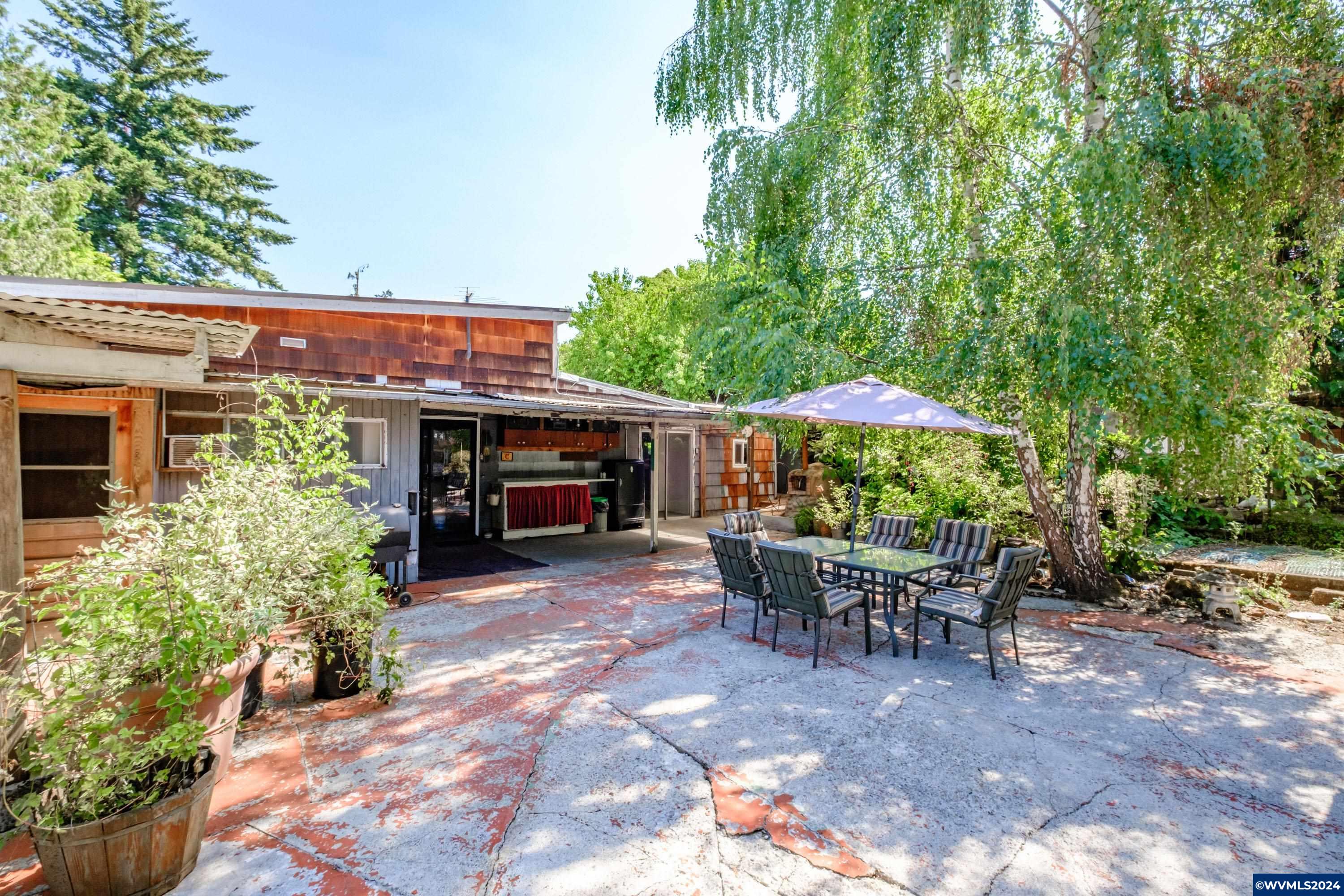 Portland, Oregon 97236, United States, 3 Bedrooms Bedrooms, ,2 BathroomsBathrooms,Residential,Pending,51983