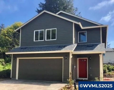 1752 NE 20th St Lincoln City OR 97367