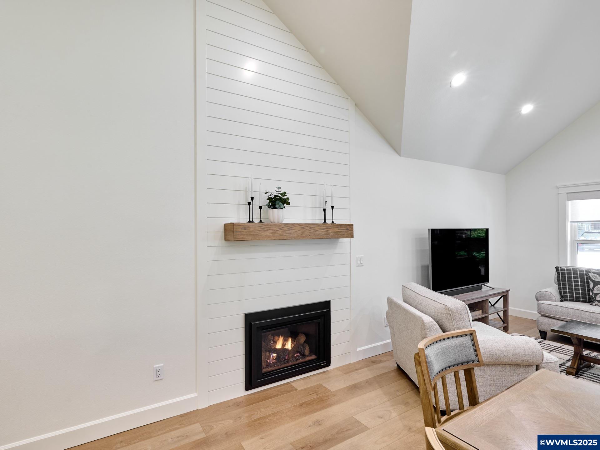 201 Jerome Av