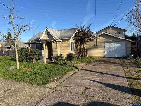 1955 Highway Av NE Salem OR 97301