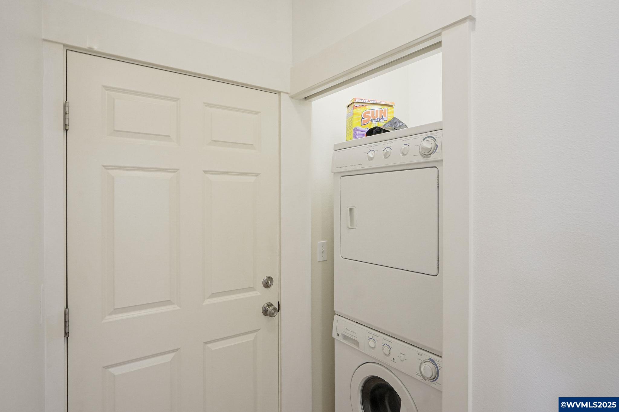 Monmouth, Oregon 97361, United States, 2 Bedrooms Bedrooms, ,2 BathroomsBathrooms,Residential,Pending,110555