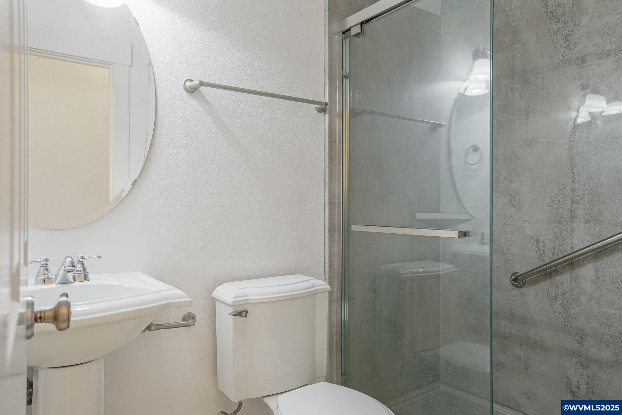 Monmouth, Oregon 97361, United States, 2 Bedrooms Bedrooms, ,2 BathroomsBathrooms,Residential,Pending,110555