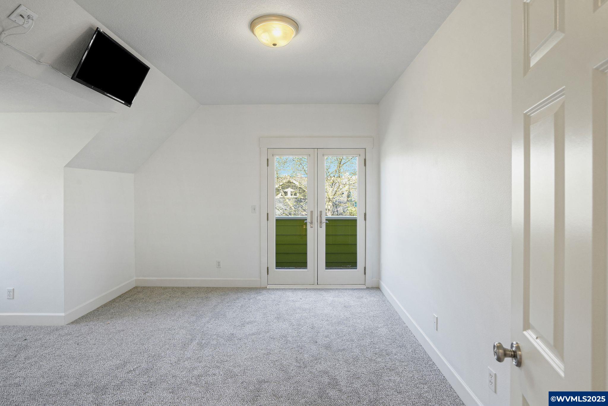 Monmouth, Oregon 97361, United States, 2 Bedrooms Bedrooms, ,2 BathroomsBathrooms,Residential,Pending,110555