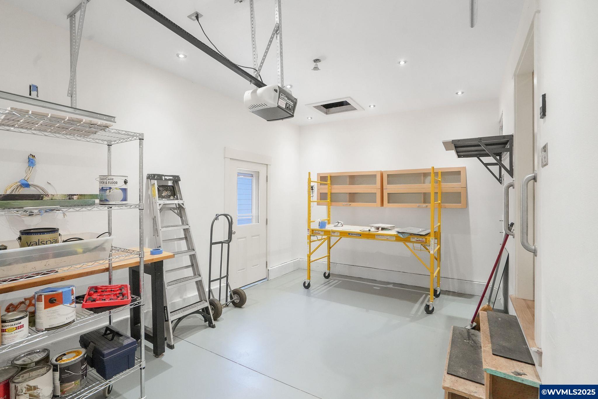 Monmouth, Oregon 97361, United States, 2 Bedrooms Bedrooms, ,2 BathroomsBathrooms,Residential,Pending,110555