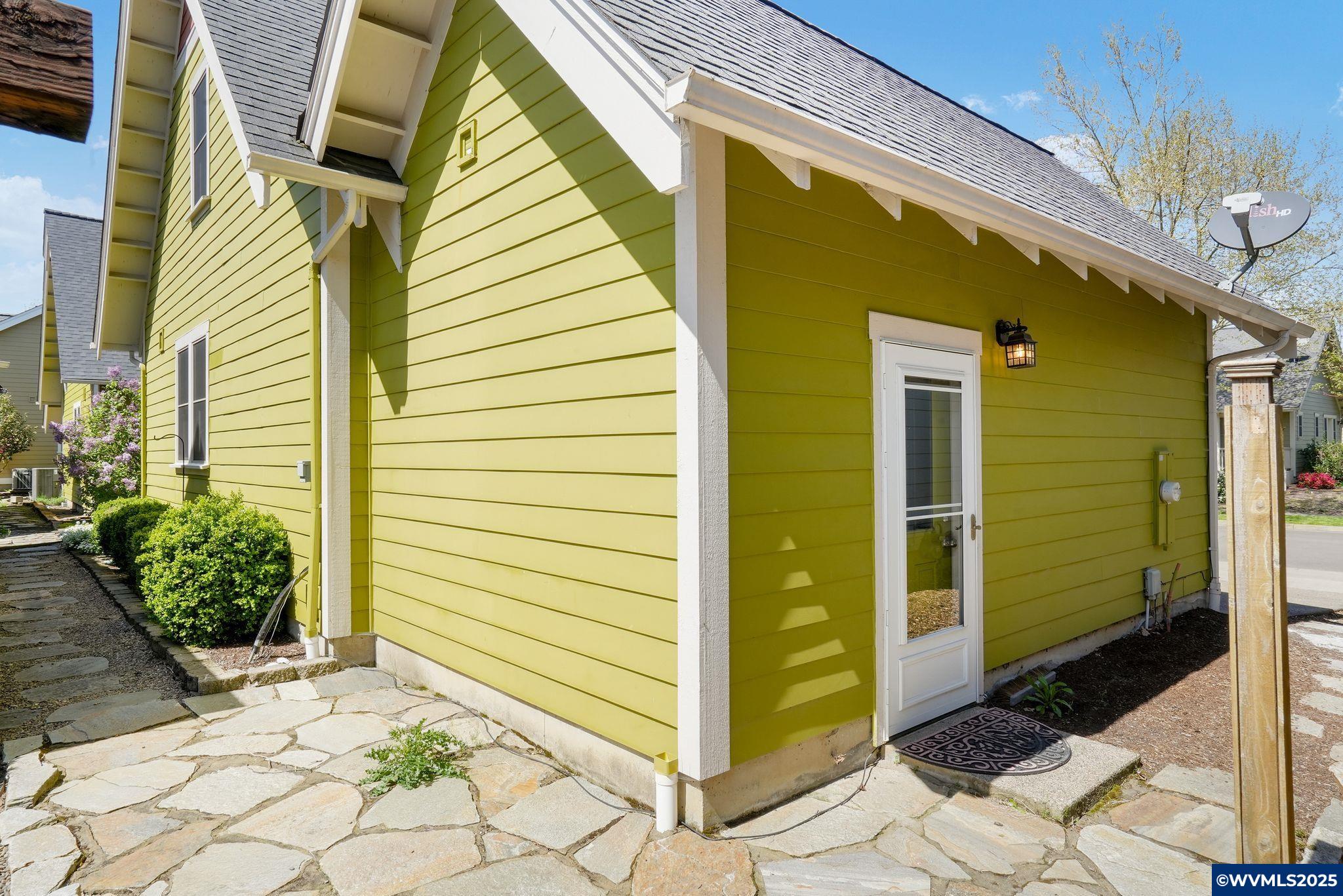 Monmouth, Oregon 97361, United States, 2 Bedrooms Bedrooms, ,2 BathroomsBathrooms,Residential,Pending,110555