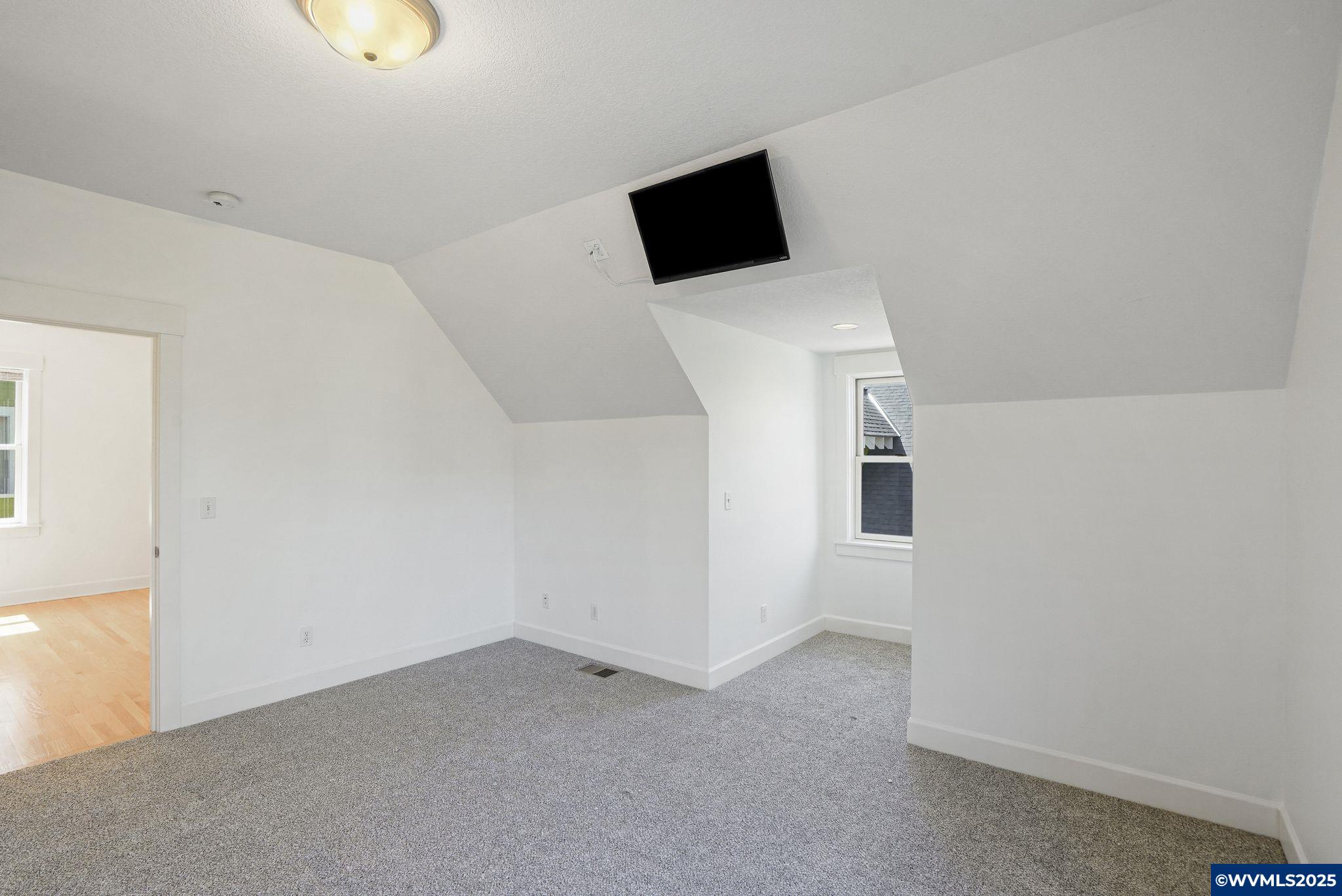 Monmouth, Oregon 97361, United States, 2 Bedrooms Bedrooms, ,2 BathroomsBathrooms,Residential,Pending,110555