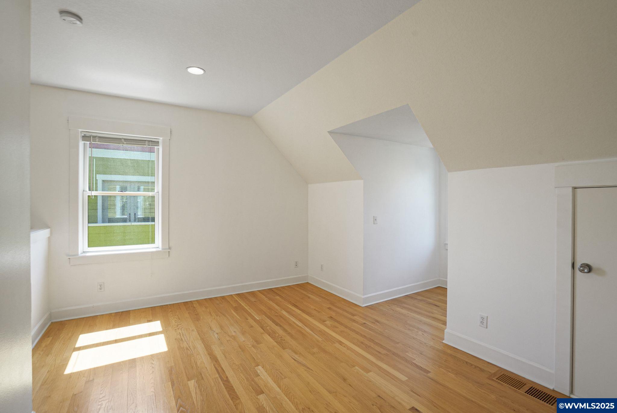 Monmouth, Oregon 97361, United States, 2 Bedrooms Bedrooms, ,2 BathroomsBathrooms,Residential,Pending,110555