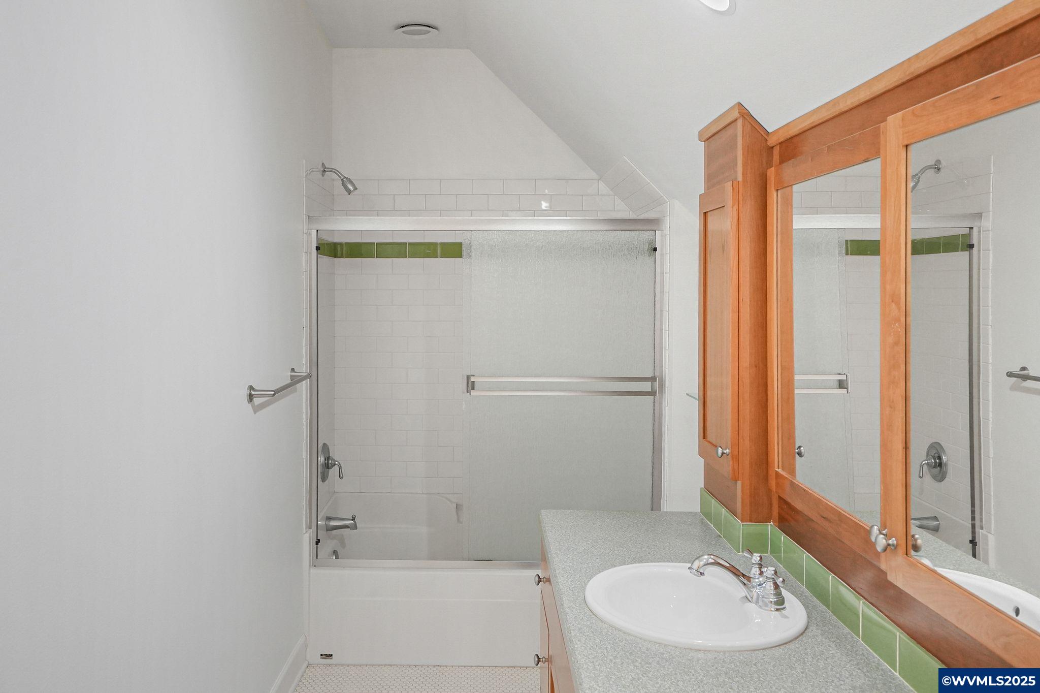 Monmouth, Oregon 97361, United States, 2 Bedrooms Bedrooms, ,2 BathroomsBathrooms,Residential,Pending,110555