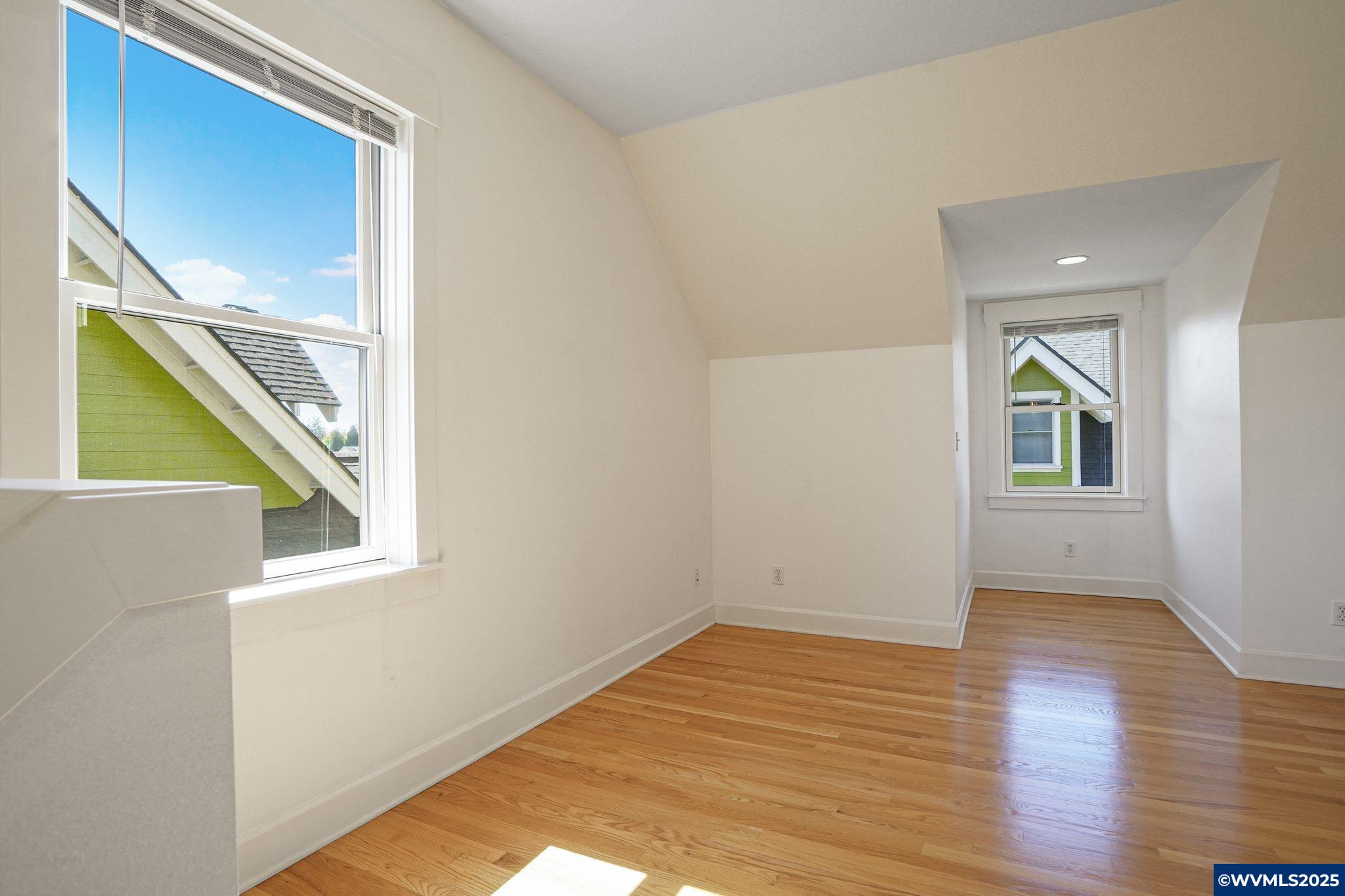 Monmouth, Oregon 97361, United States, 2 Bedrooms Bedrooms, ,2 BathroomsBathrooms,Residential,Pending,110555